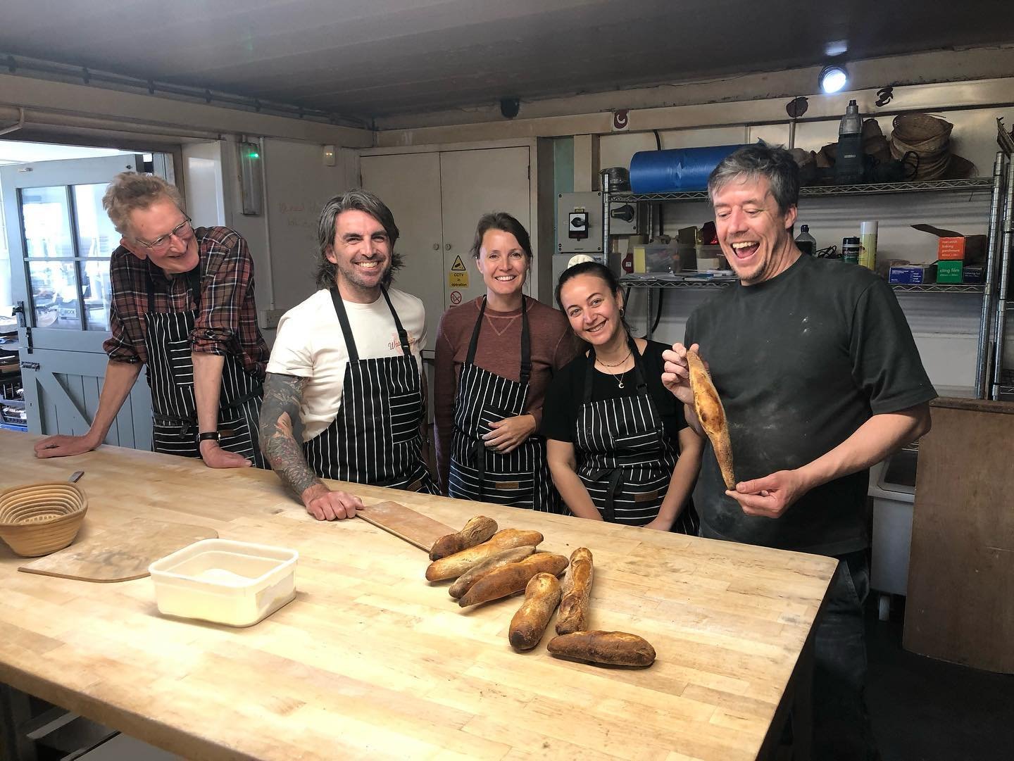 Sold out seats this past weekend at our Sourdough Masterclass 🔥🤩 Here&rsquo;s to our awesome group Richard, Dan, Lucy, Frank &amp; Rosa 🌟 

Wanna join the revolution? Book your class now &mdash; April is all gone but May &amp; June still has openi