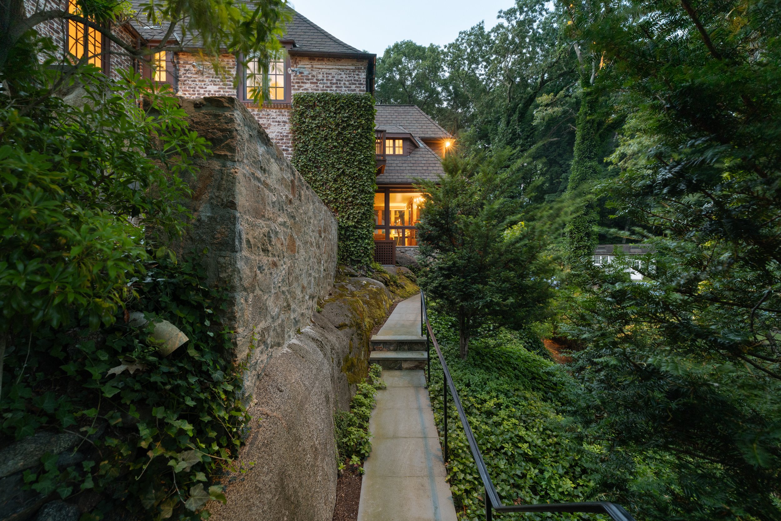 7 Upland Dr (103 of 110).jpg