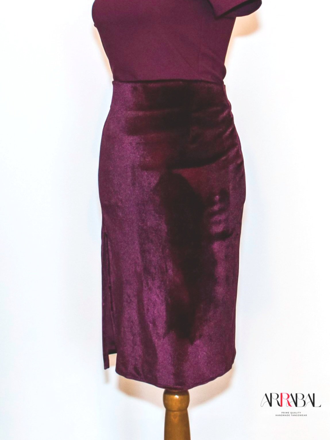 Lapiz Burgundy Velvet Tango Skirt with Thigh Slit - Perfect for Milongas & Performances