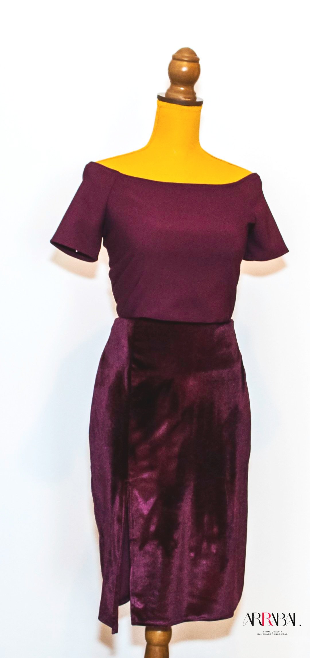 Lapiz Burgundy Velvet Tango Skirt with Thigh Slit - Perfect for Milongas & Performances
