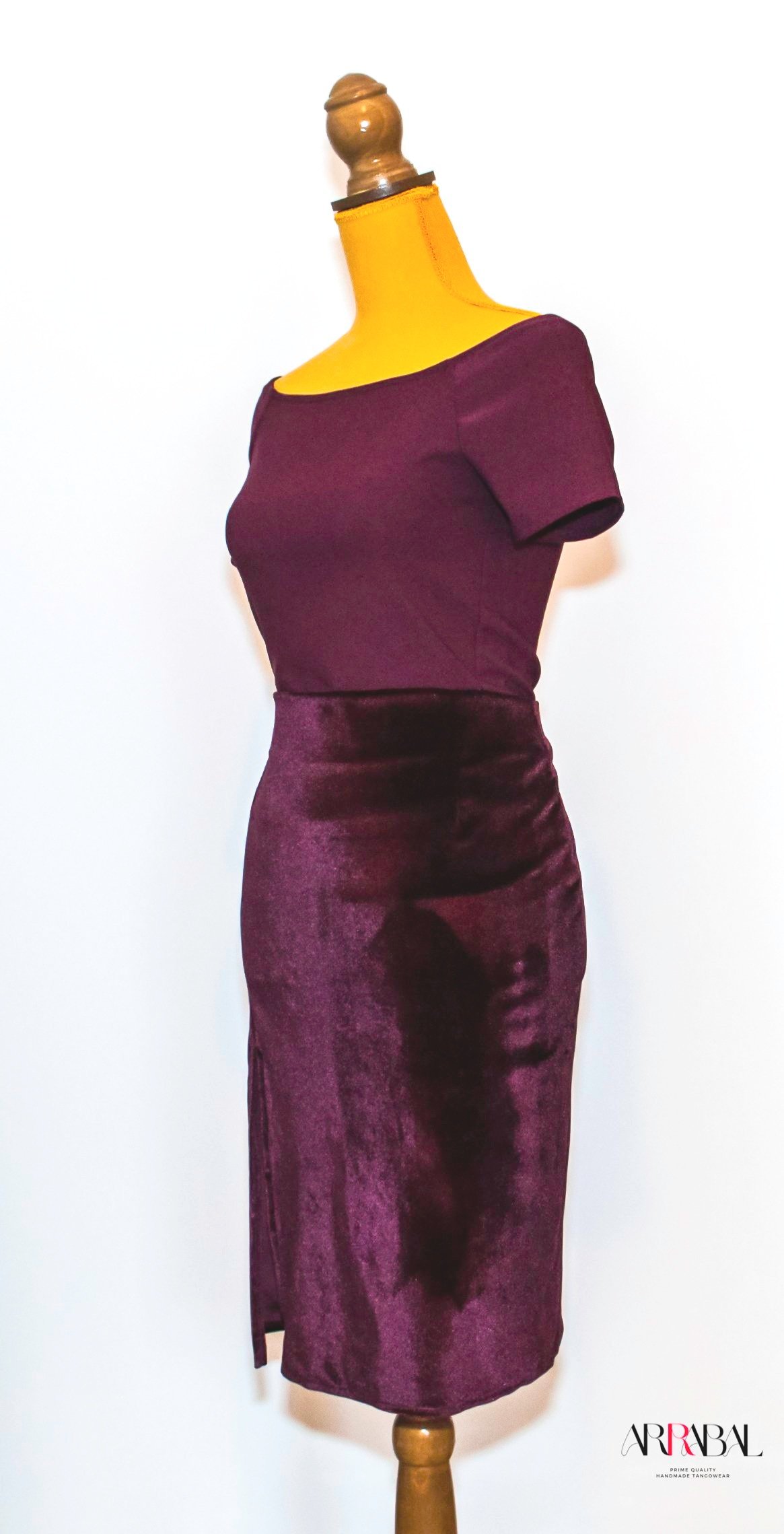 Lapiz Burgundy Velvet Tango Skirt with Thigh Slit - Perfect for Milongas & Performances