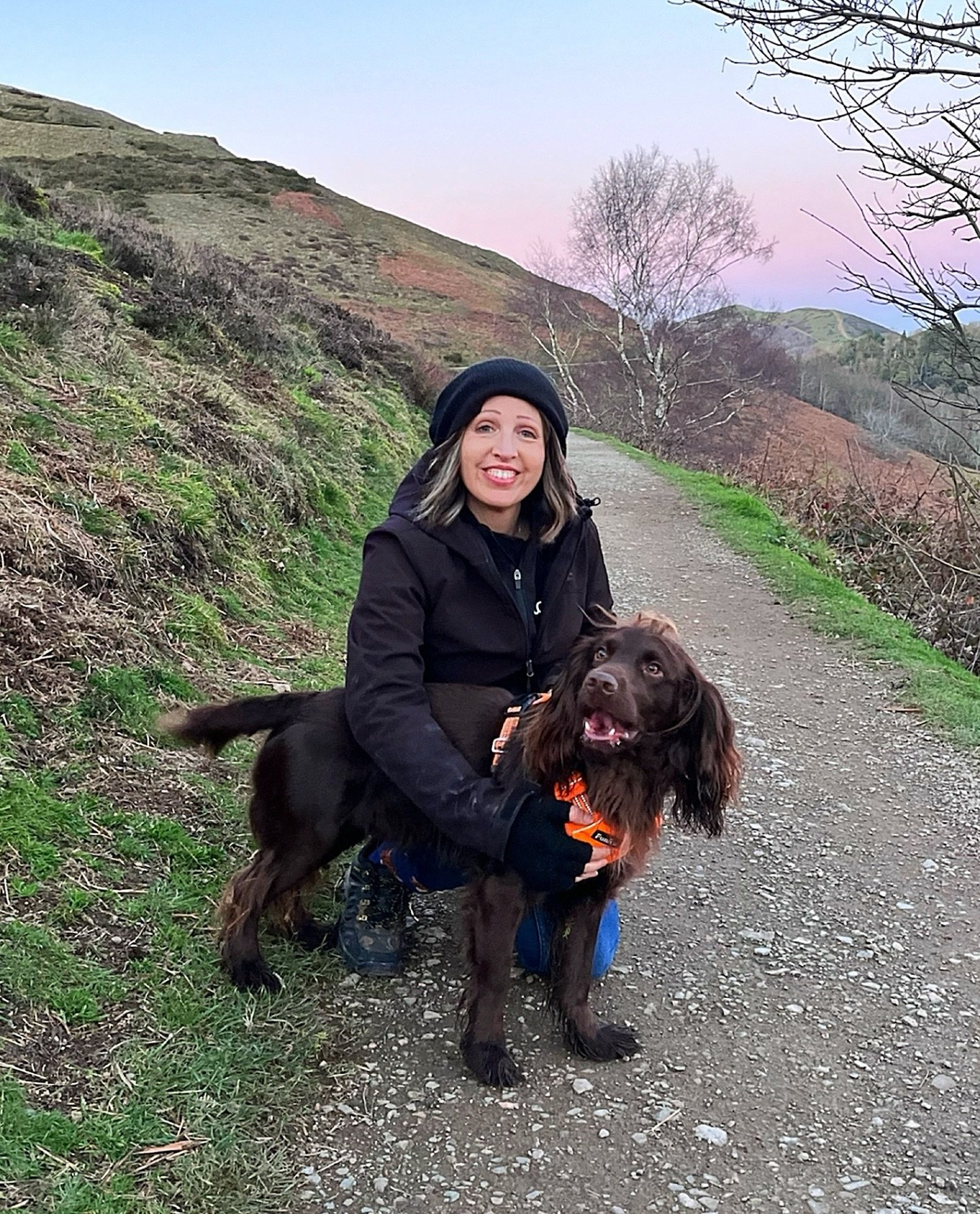 𝗧𝗵𝗶𝘀 𝗶𝘀 𝘄𝗵𝗮𝘁 𝗺𝘆 𝗳𝗲𝘀𝘁𝗶𝘃𝗲 𝗯𝗿𝗲𝗮𝗸 𝗹𝗼𝗼𝗸𝘀 𝗹𝗶𝗸𝗲:

𝗖𝗵𝗶𝗹𝗹𝘆 𝗱𝗼𝗴 𝘄𝗮𝗹𝗸𝘀, 𝗿𝗲𝗴𝘂𝗹𝗮𝗿 𝗿𝘂𝗻𝗻𝗶𝗻𝗴, 𝘆𝘂𝗺𝗺𝘆 𝗵𝗼𝗺𝗲 𝗰𝗼𝗼𝗸𝗲𝗱 𝗺𝗲𝗮𝗹𝘀 𝗮𝗻𝗱 𝗮 𝗹𝗮𝗿𝗴𝗲 𝗴𝗹𝗮𝘀𝘀 𝗼𝗳 𝘄𝗶𝗻𝗲 𝗶𝗻 𝘁𝗵𝗲 𝗲𝘃𝗲𝗻?