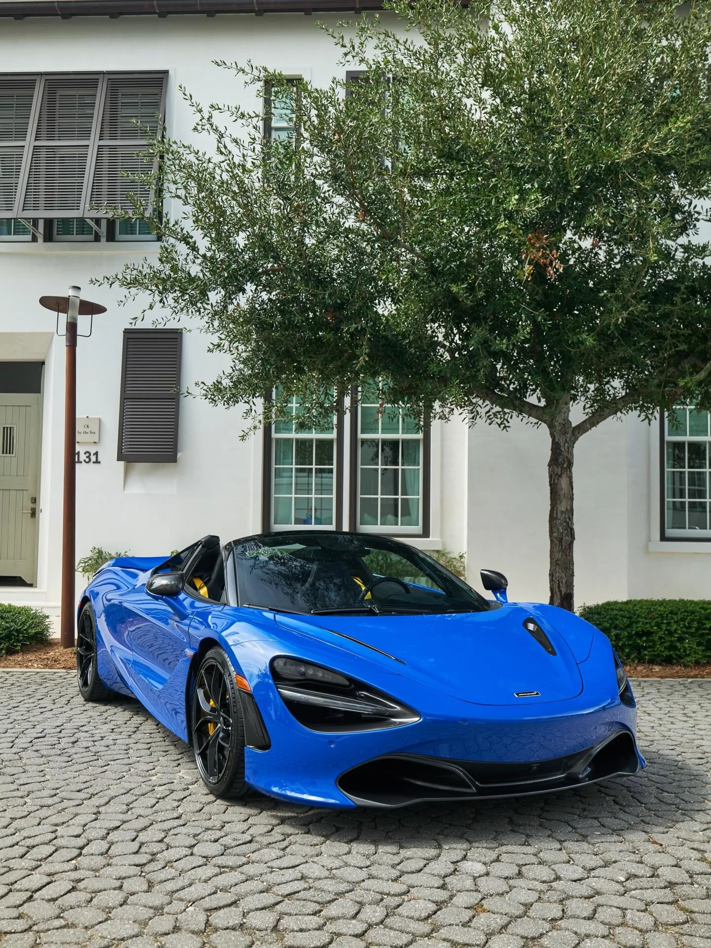 McLaren 720S

📷 @razkrog 

@alysbeach @mclarenauto #alysbeach #carsof30a #mclaren720s #supercars #dreamcars