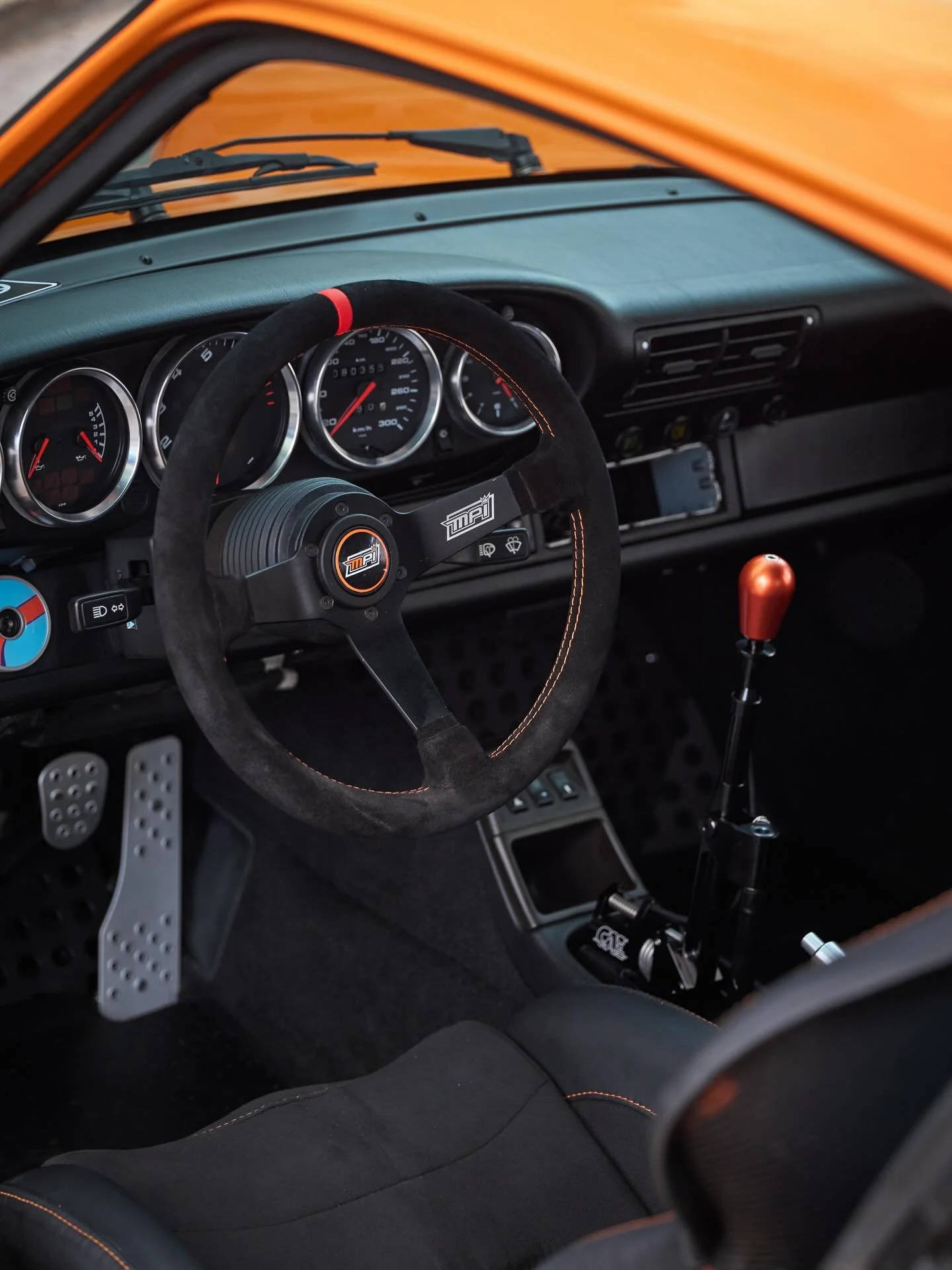 Designed to move 🏁

@alysbeach @porscheusa @000magazine #carsof30a #alysbeach #000magazine #porsche #dreamcars