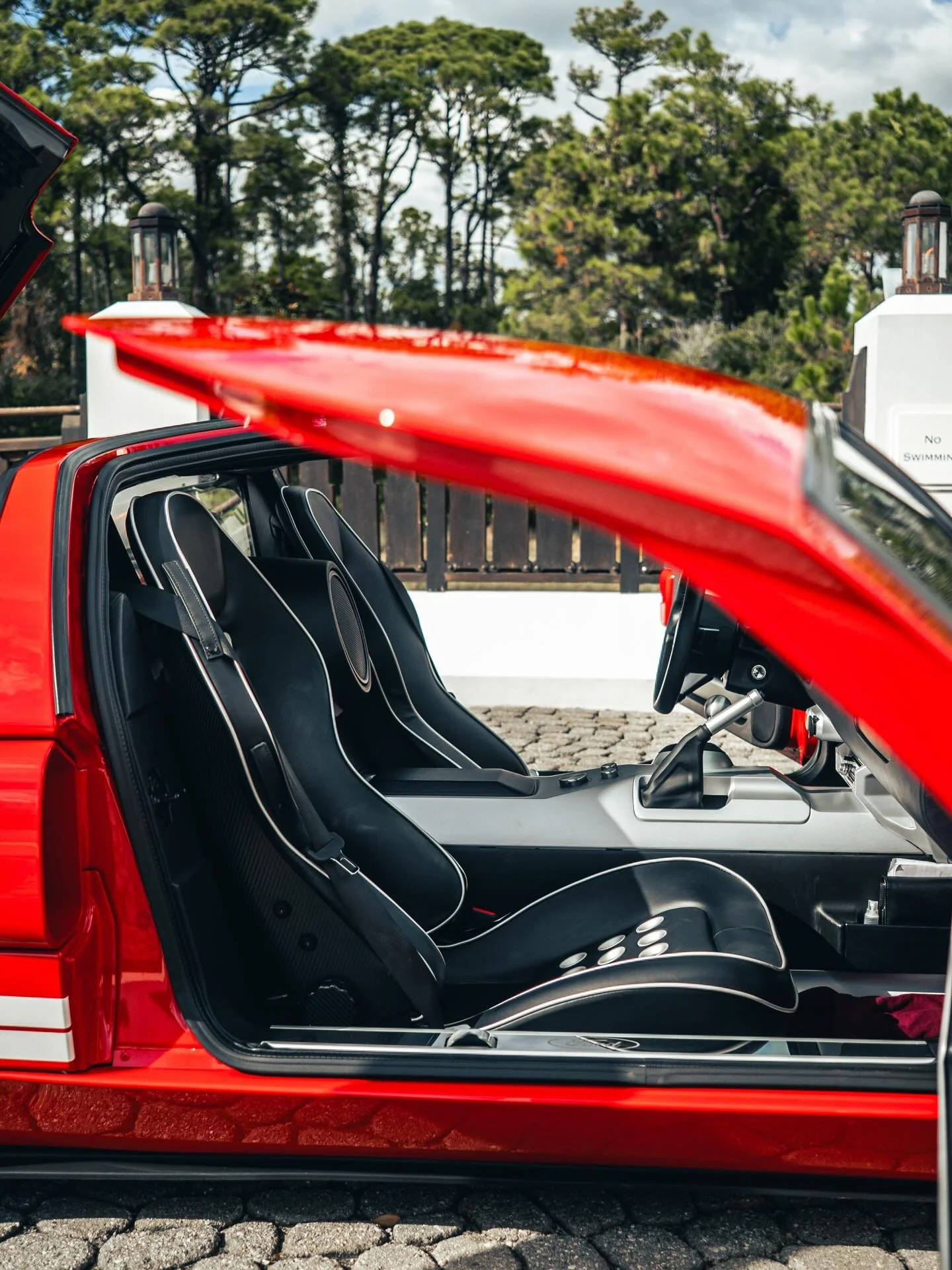 The place to be 🏁

📷 @southeast.exotics 

@alysbeach @ford @gt_nation #alysbeach #carsof30a #supercars #fordgt #dreamcars