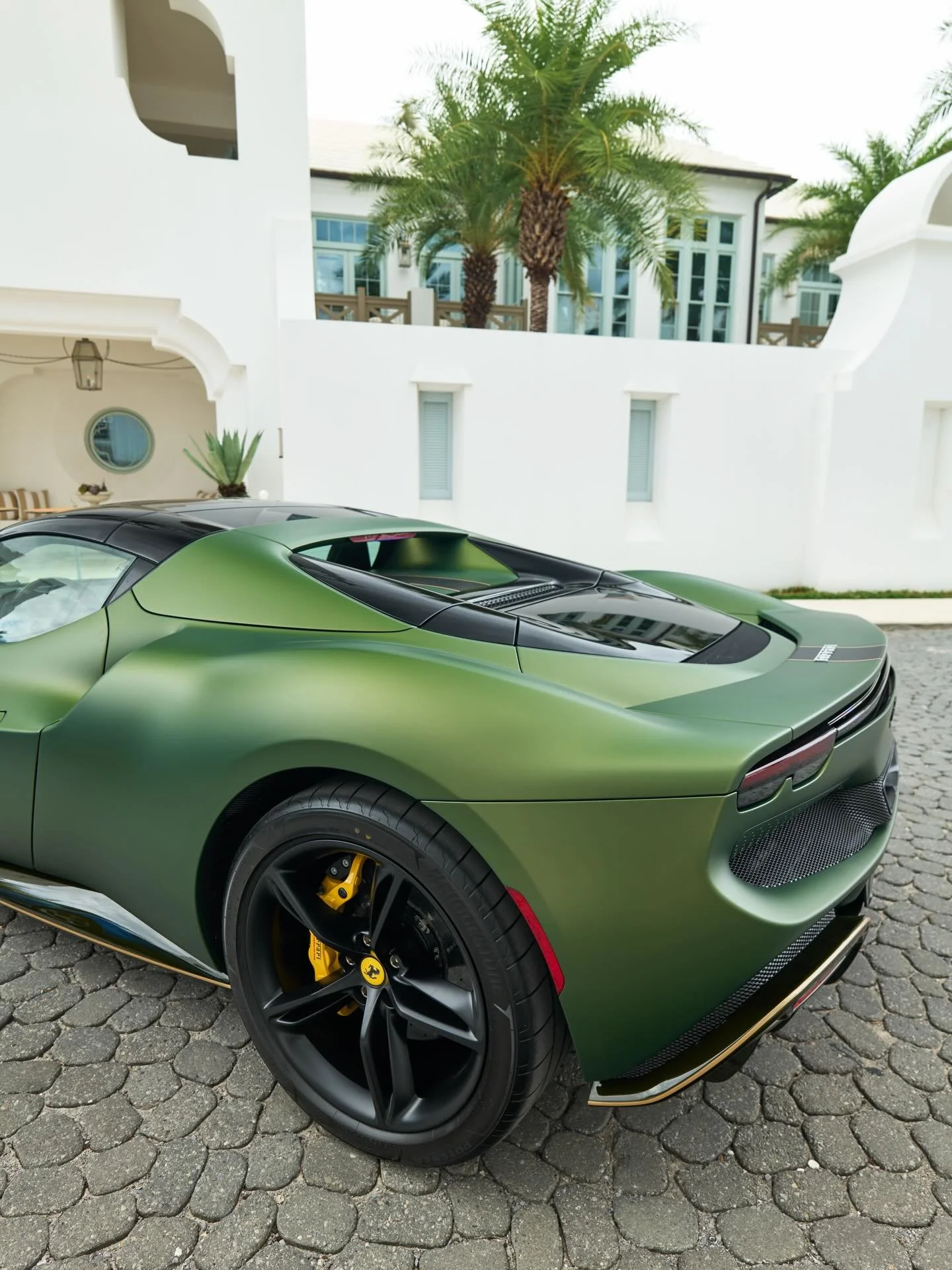 FERRARI 296 GTS 🏁

@ferrariofatlanta @alysbeach #carsof30a #alysbeach #ferrari #supercars #luxuryevent