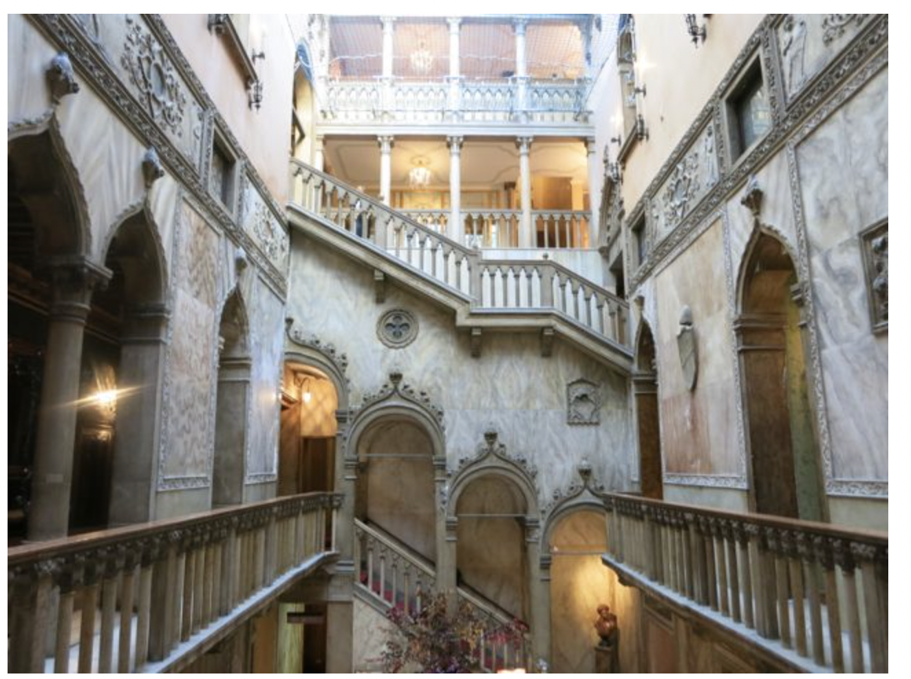 11 - THE HOTEL DANIELI.png