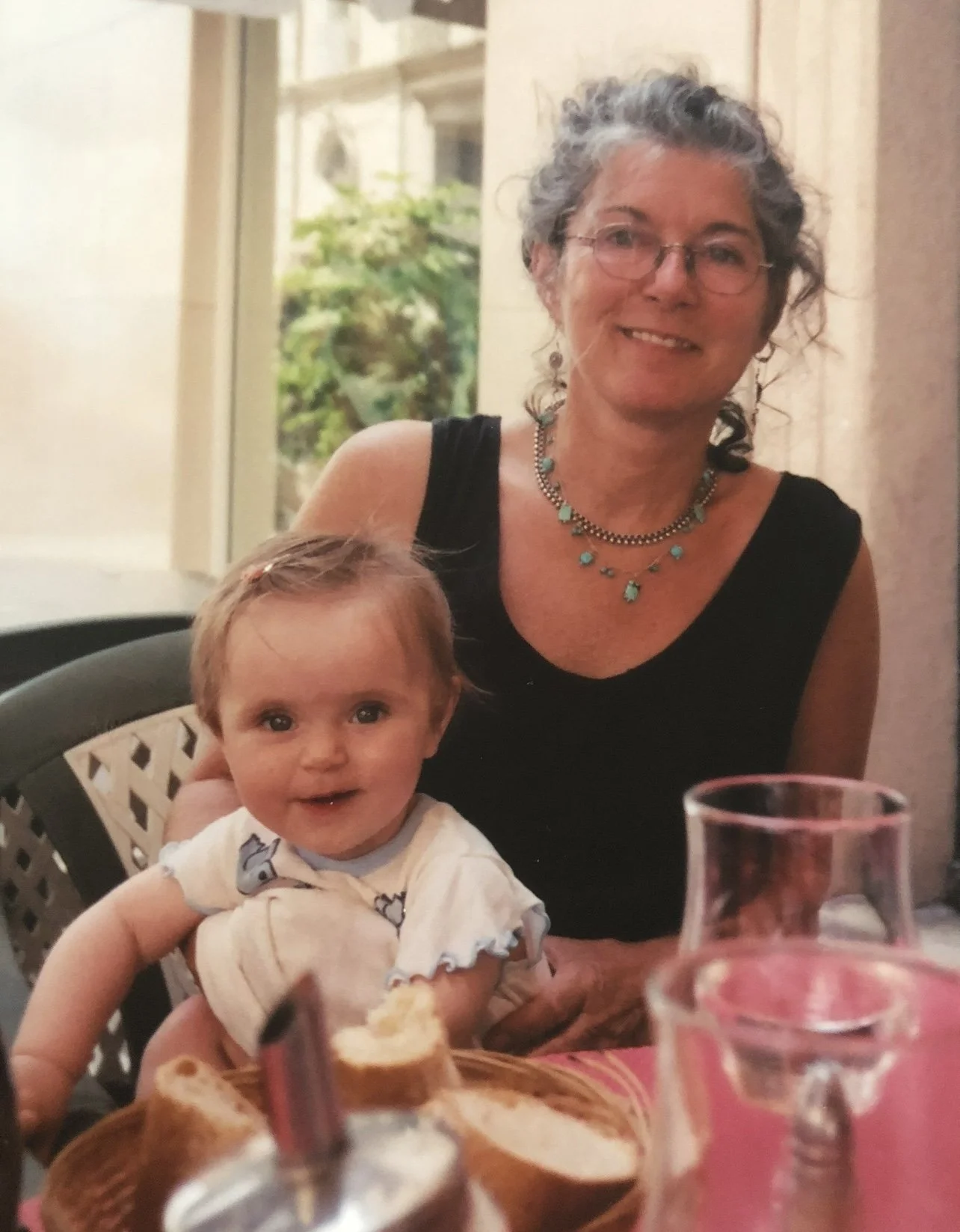 07 - Lola and my mother.jpg