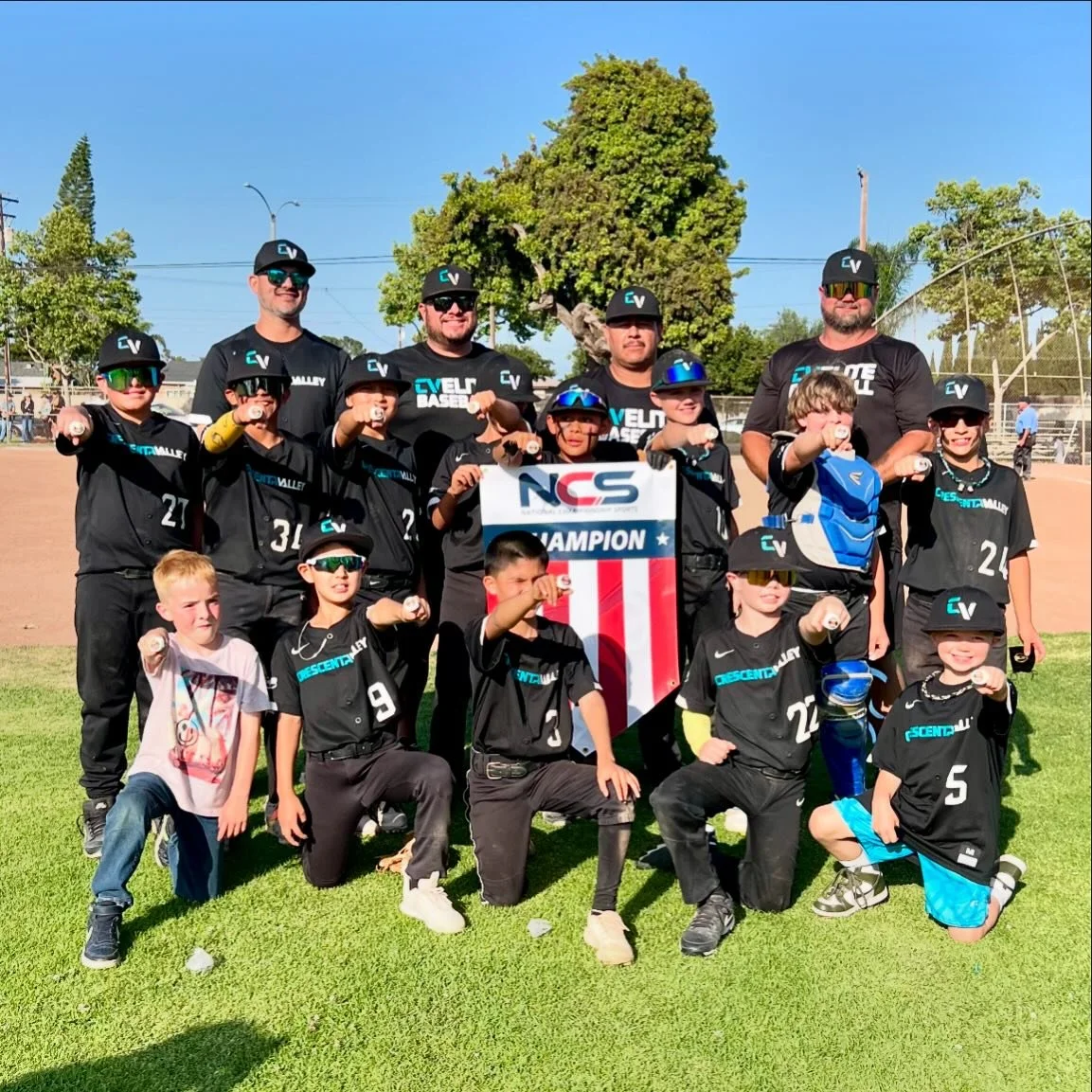 4-0 in the @ncs_tournaments OC Stars &amp; Stripes Tournament! Scored 41 total runs and only allowed 13 - plus we got to play with some of old friends, 🤐 and @jax_thecalicrusher9, plus our boy, Troy from @camarillo_elite_9u_lara! Onto the USSSA East
