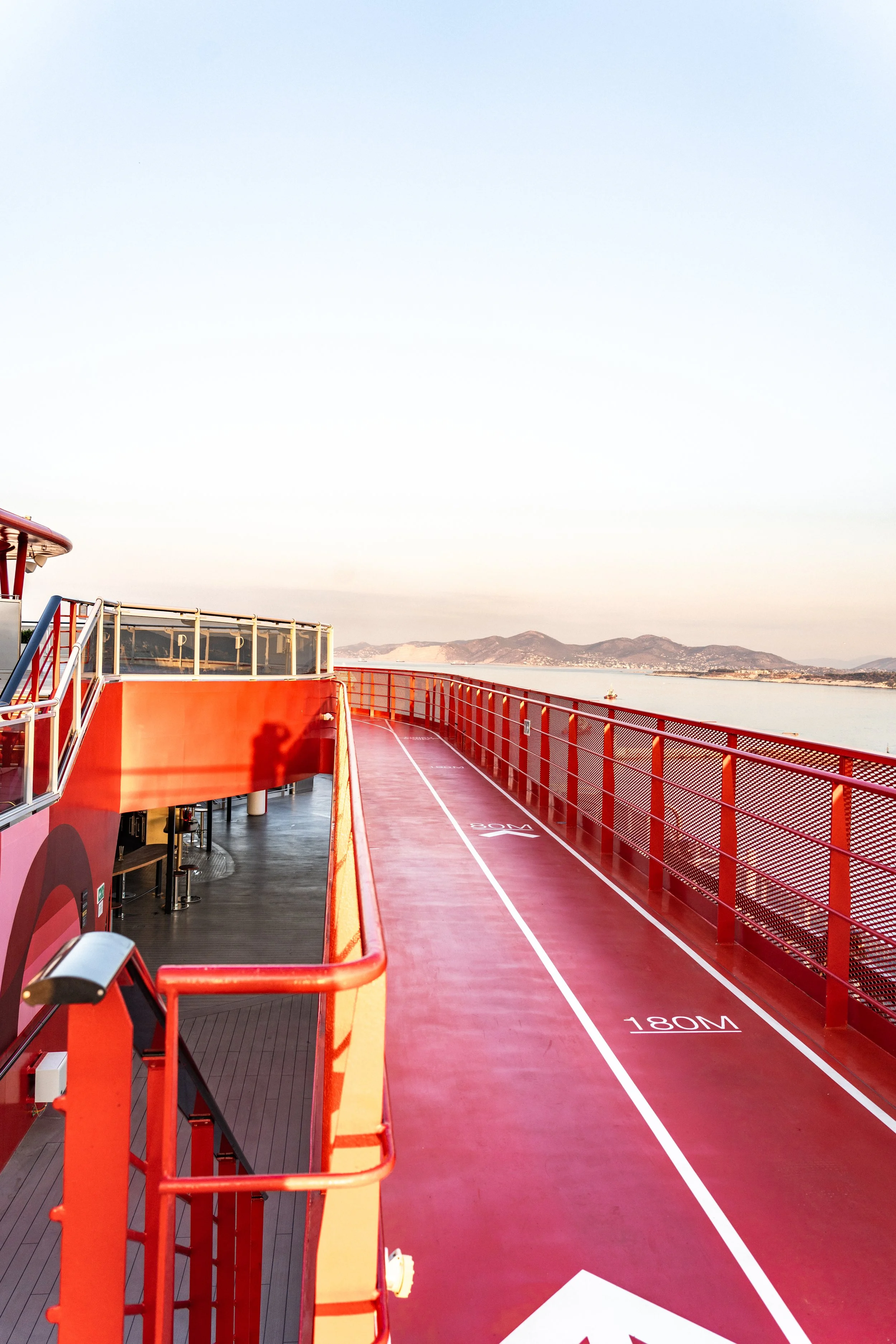 Virgin_Voyages_Andrew_and_Kait_2023-9.jpg