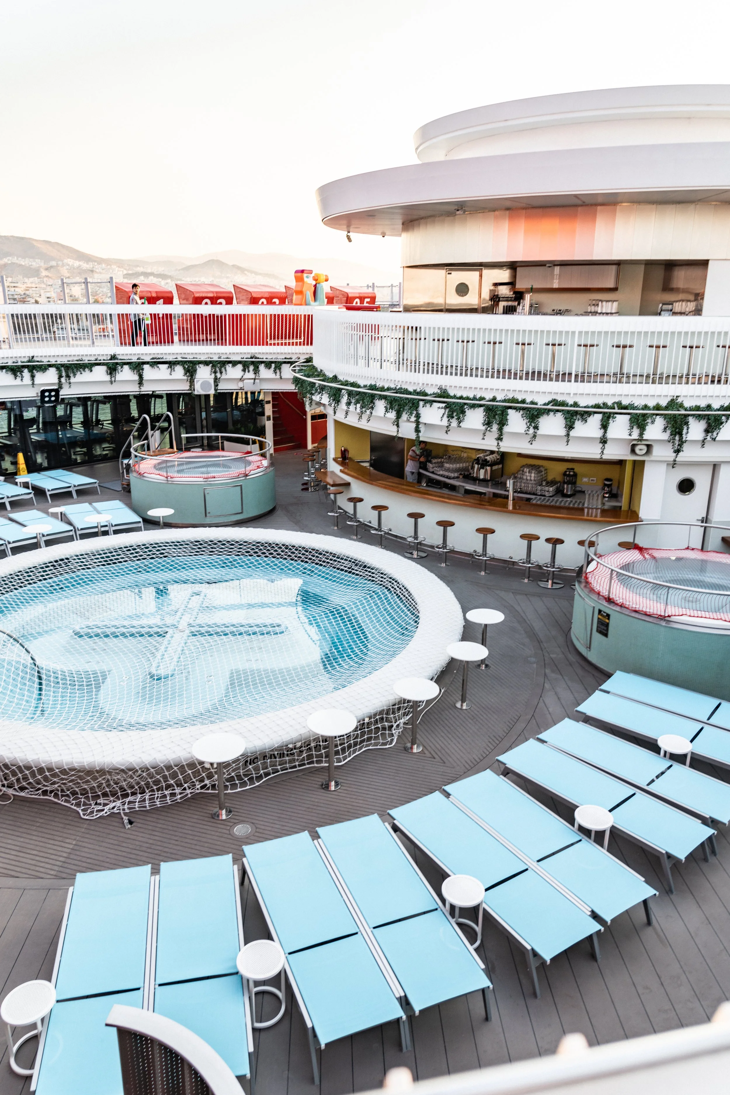 Virgin_Voyages_Andrew_and_Kait_2023-10.jpg