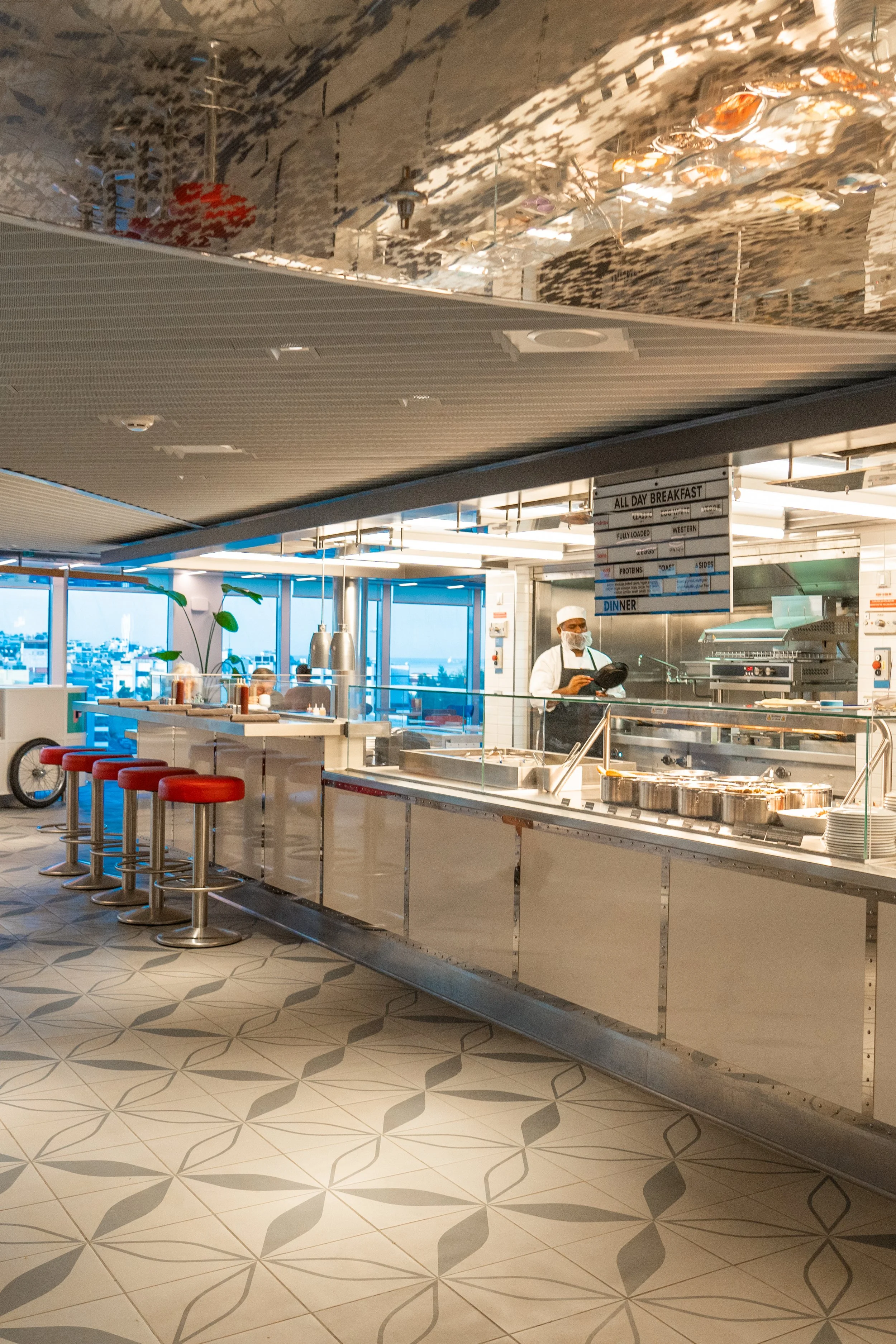 Virgin_Voyages_Andrew_and_Kait_2023-14.jpg