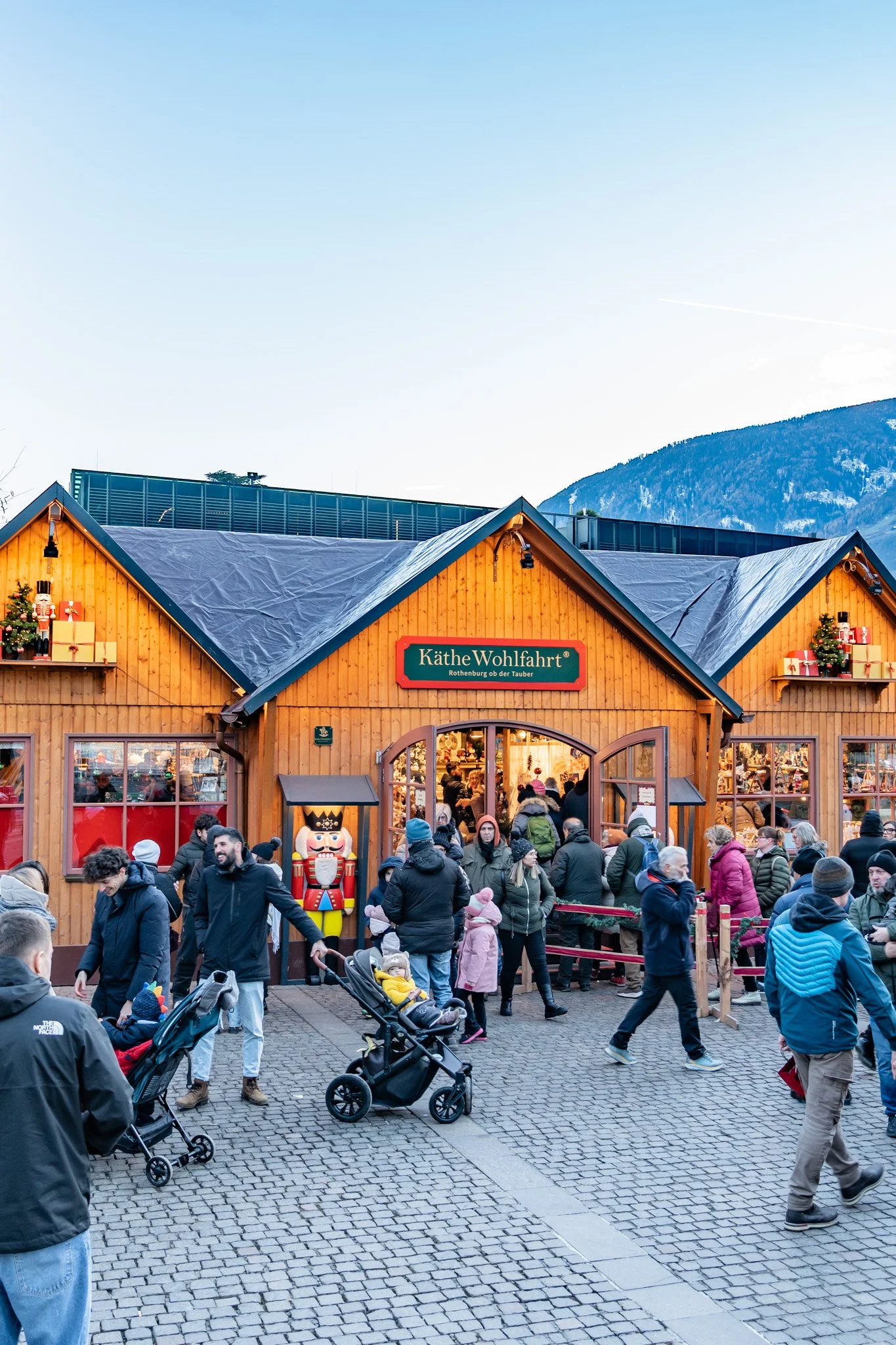 merano-italy-christmas-market-andrew-and-kait-2025-33.jpg