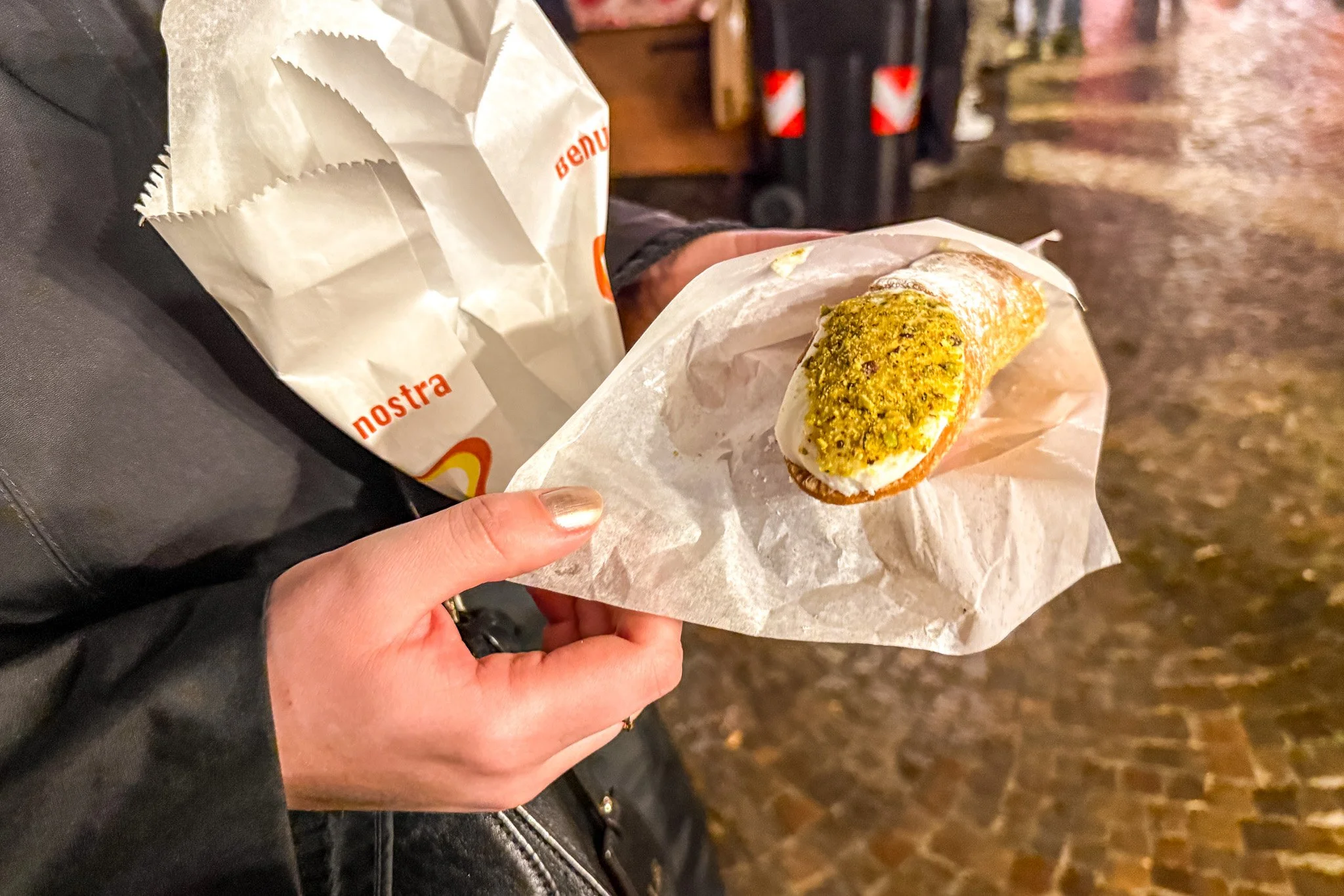 verona-italy-christmas-market-andrew-and-kait-2025-19.jpg