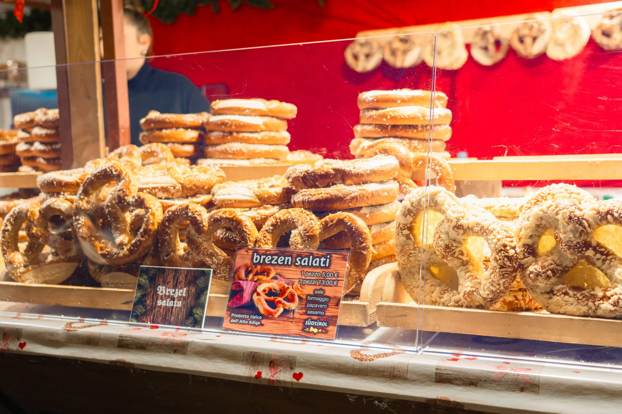 verona-italy-christmas-market-andrew-and-kait-2025-7.jpg