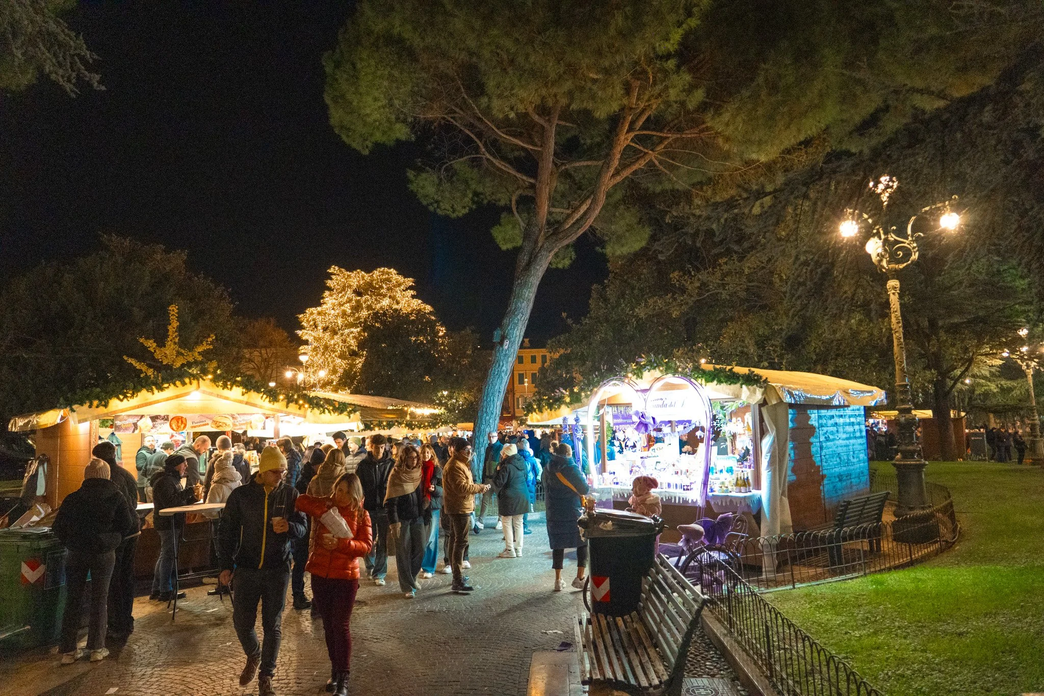 verona-italy-christmas-market-andrew-and-kait-2025-5.jpg