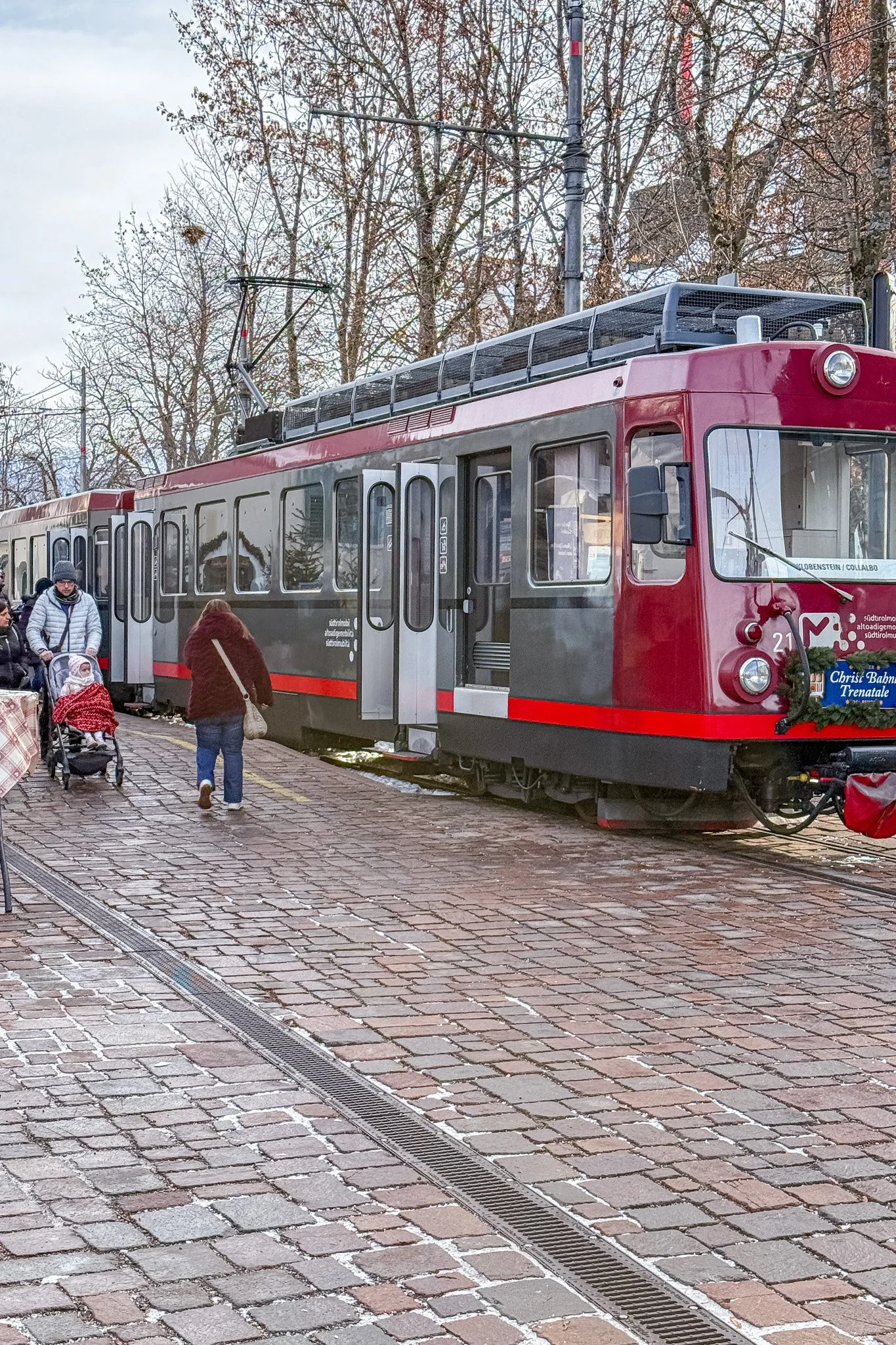 soprabolzano-italy-christmas-market-andrew-and-kait-2025-3.jpg