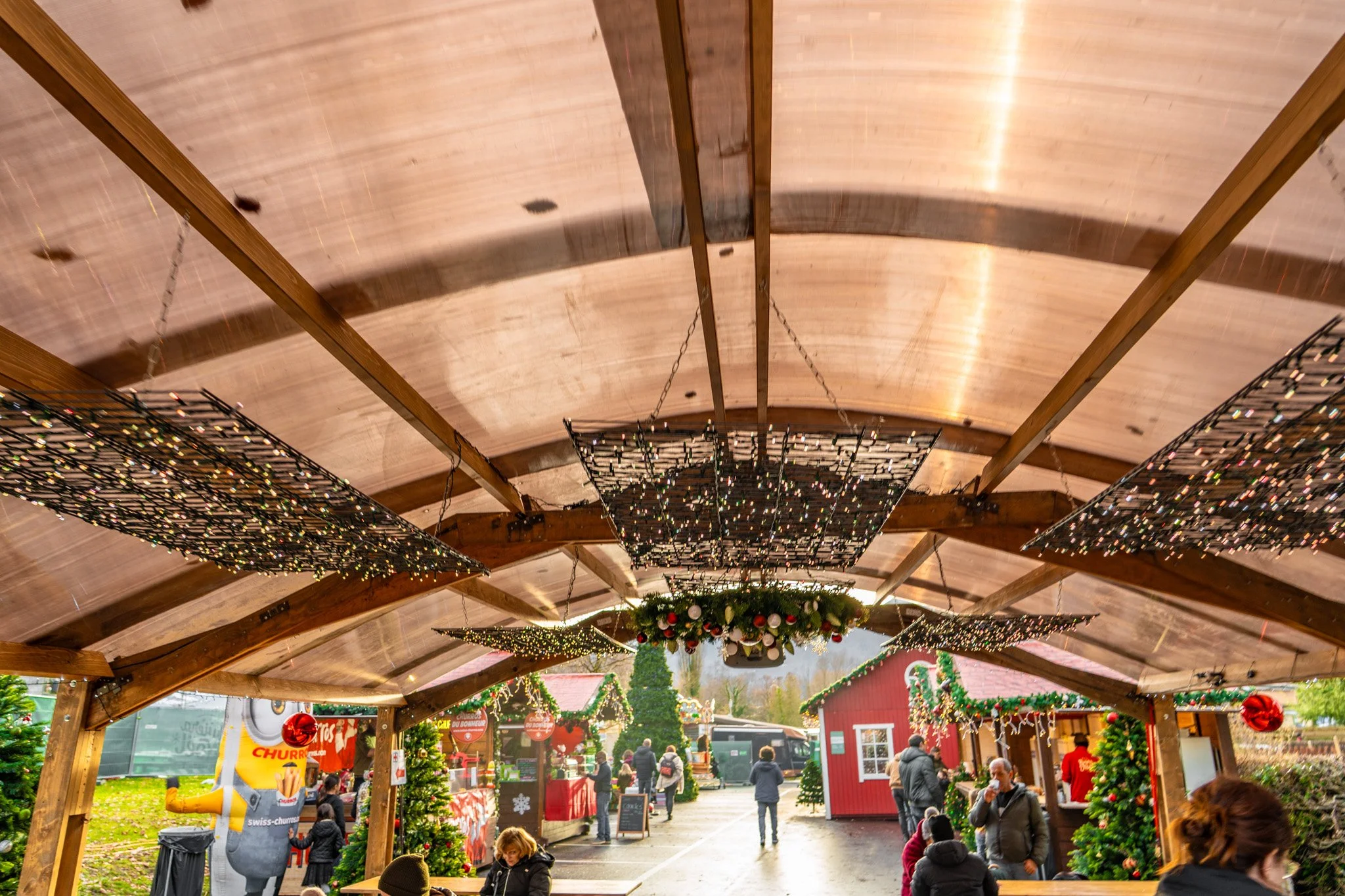 villeneuve-switzerland-christmas-market-andrew-and-kait-2025-4.jpg