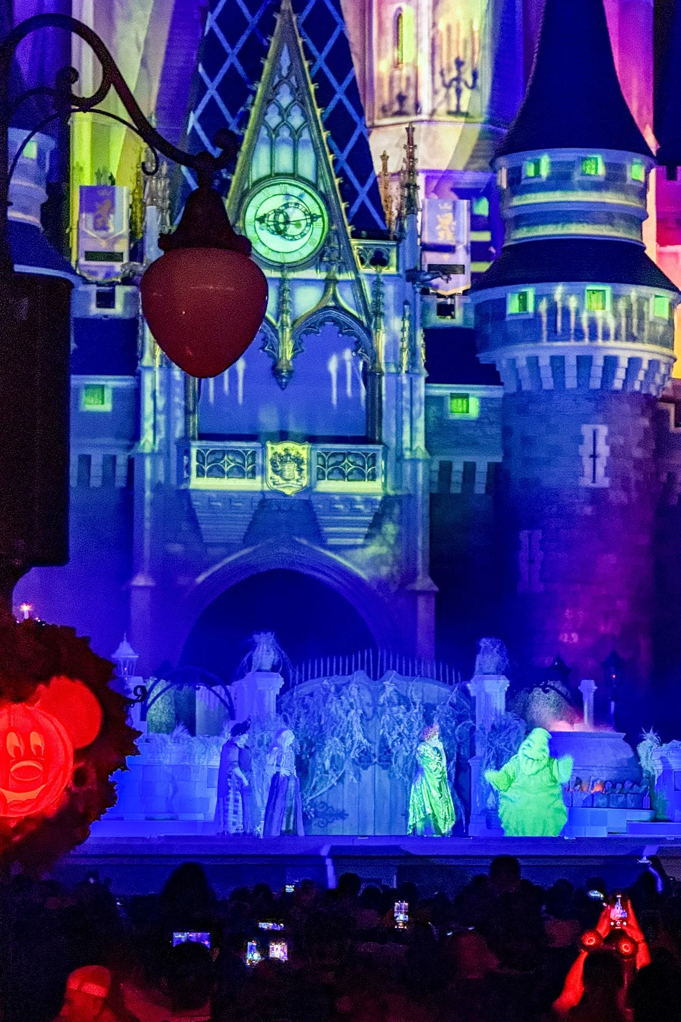 mnsshp-magic-kingdom-disney-world-andrew-and-kait-2026-41.jpg