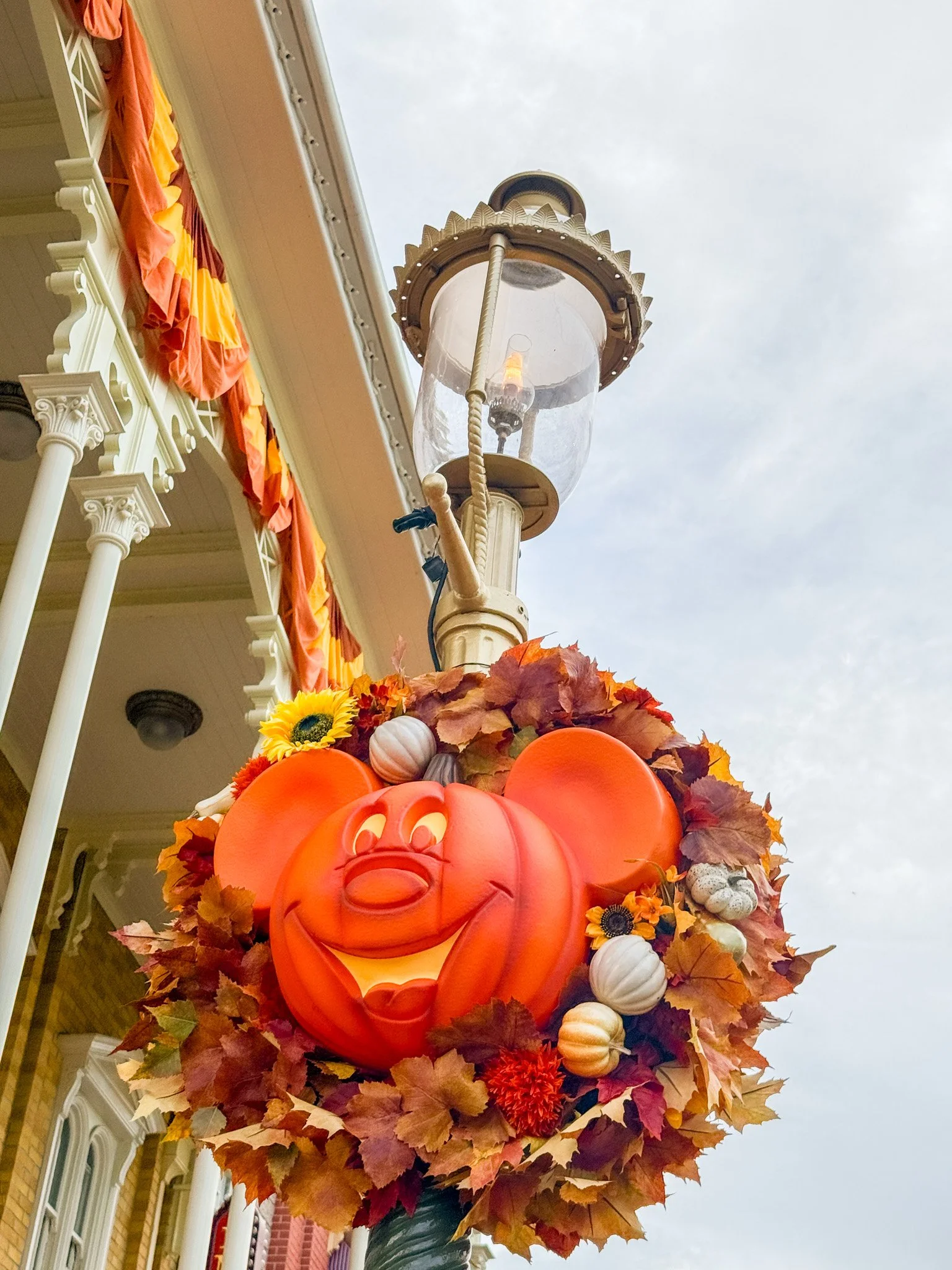 mnsshp-magic-kingdom-disney-world-andrew-and-kait-2026-9.jpg