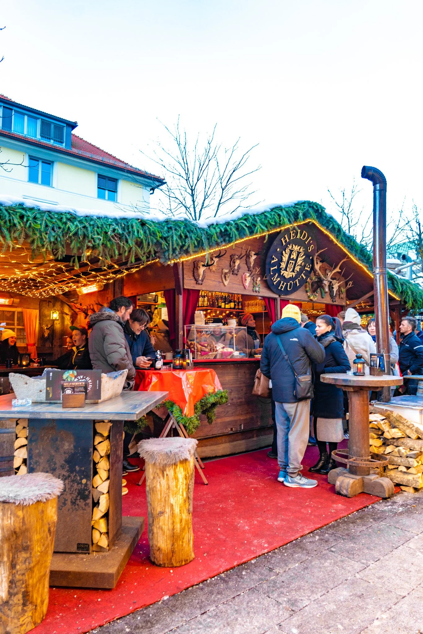 bruneck-brunico-italy-christmas-market-andrew-and-kait-2025-29.jpg