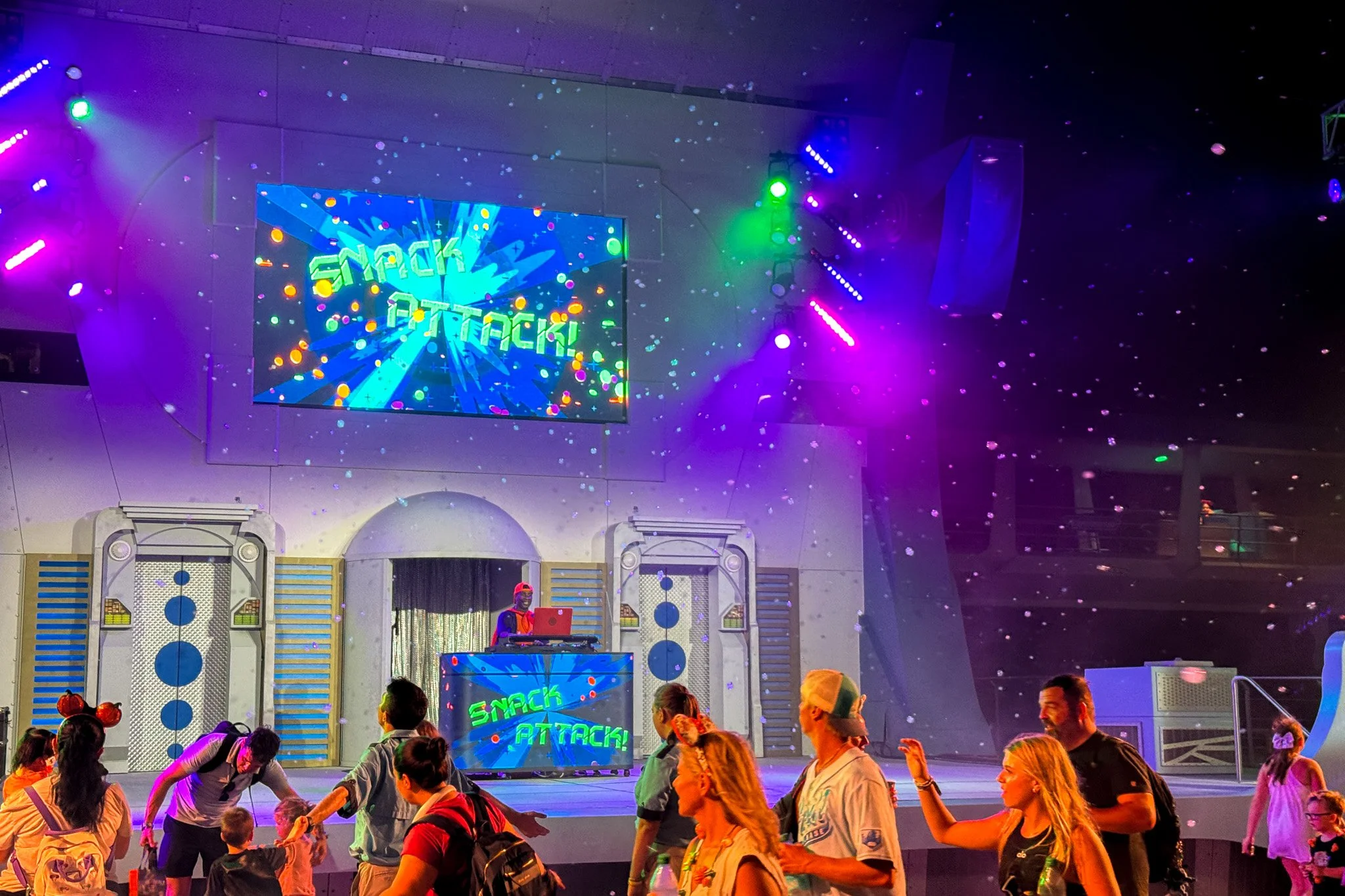 mnsshp-magic-kingdom-disney-world-andrew-and-kait-2026-45.jpg