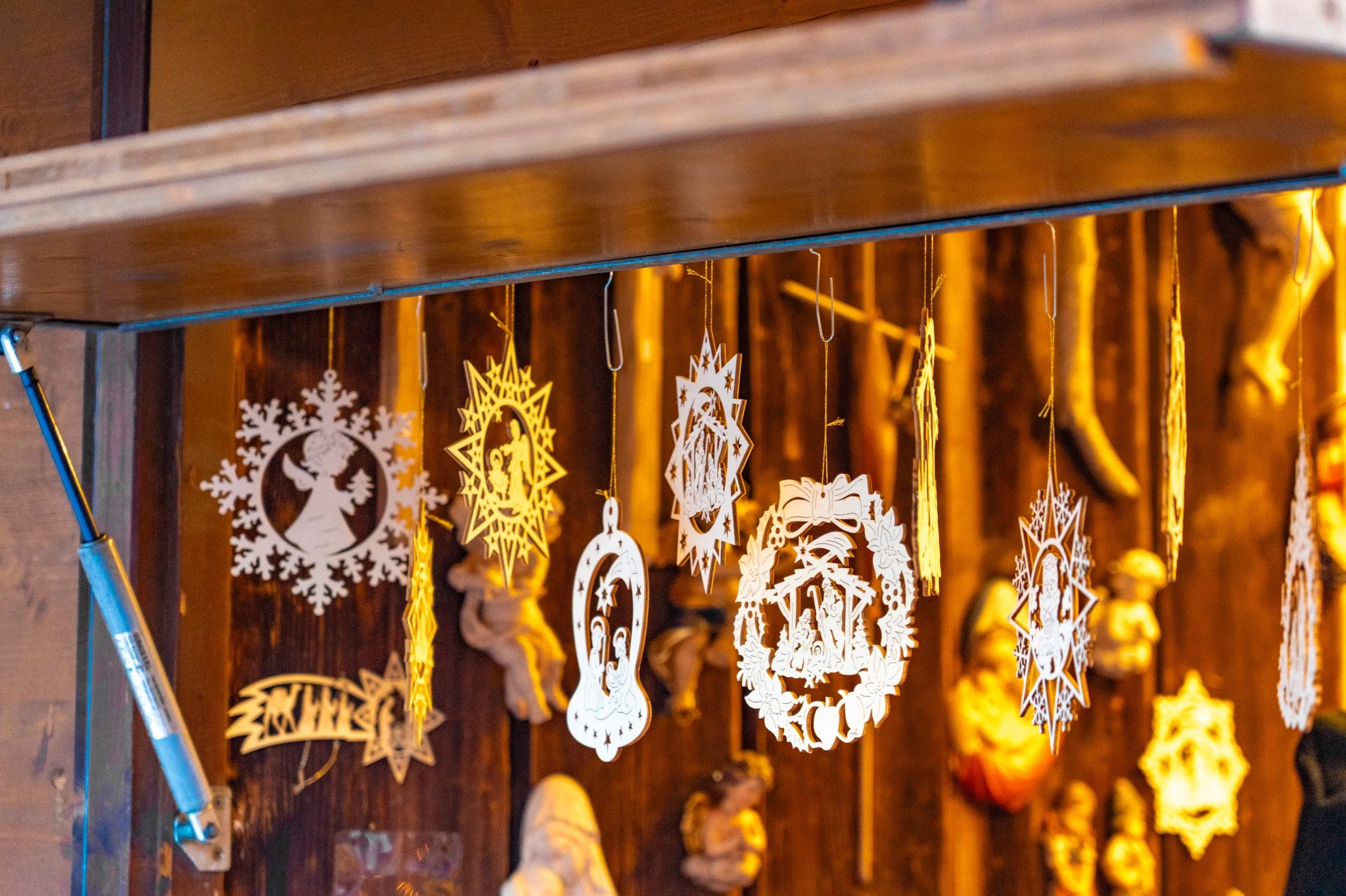 bruneck-brunico-italy-christmas-market-andrew-and-kait-2025-30.jpg
