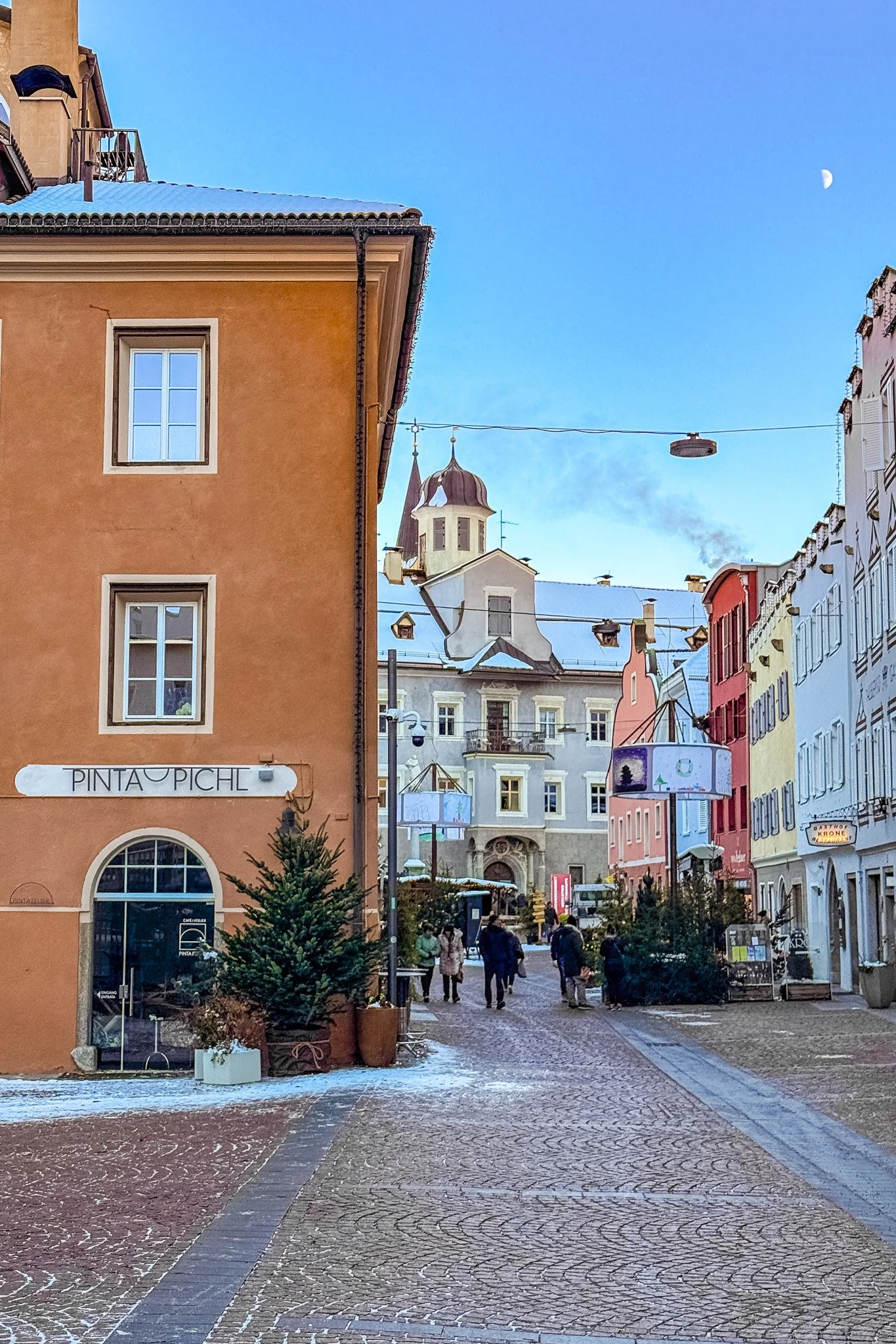 bruneck-brunico-italy-christmas-market-andrew-and-kait-2025-44.jpg