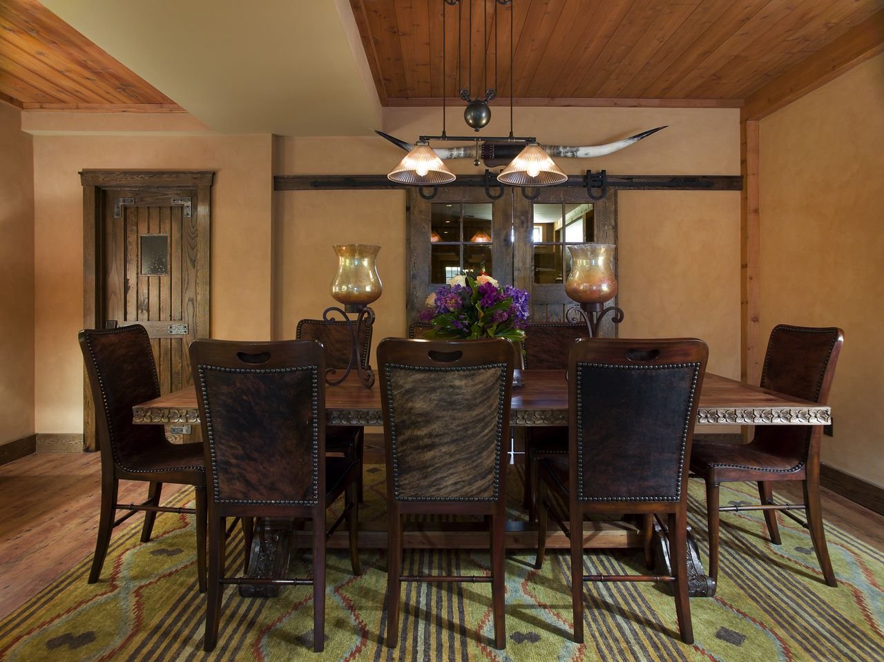 basement dining area.jpg