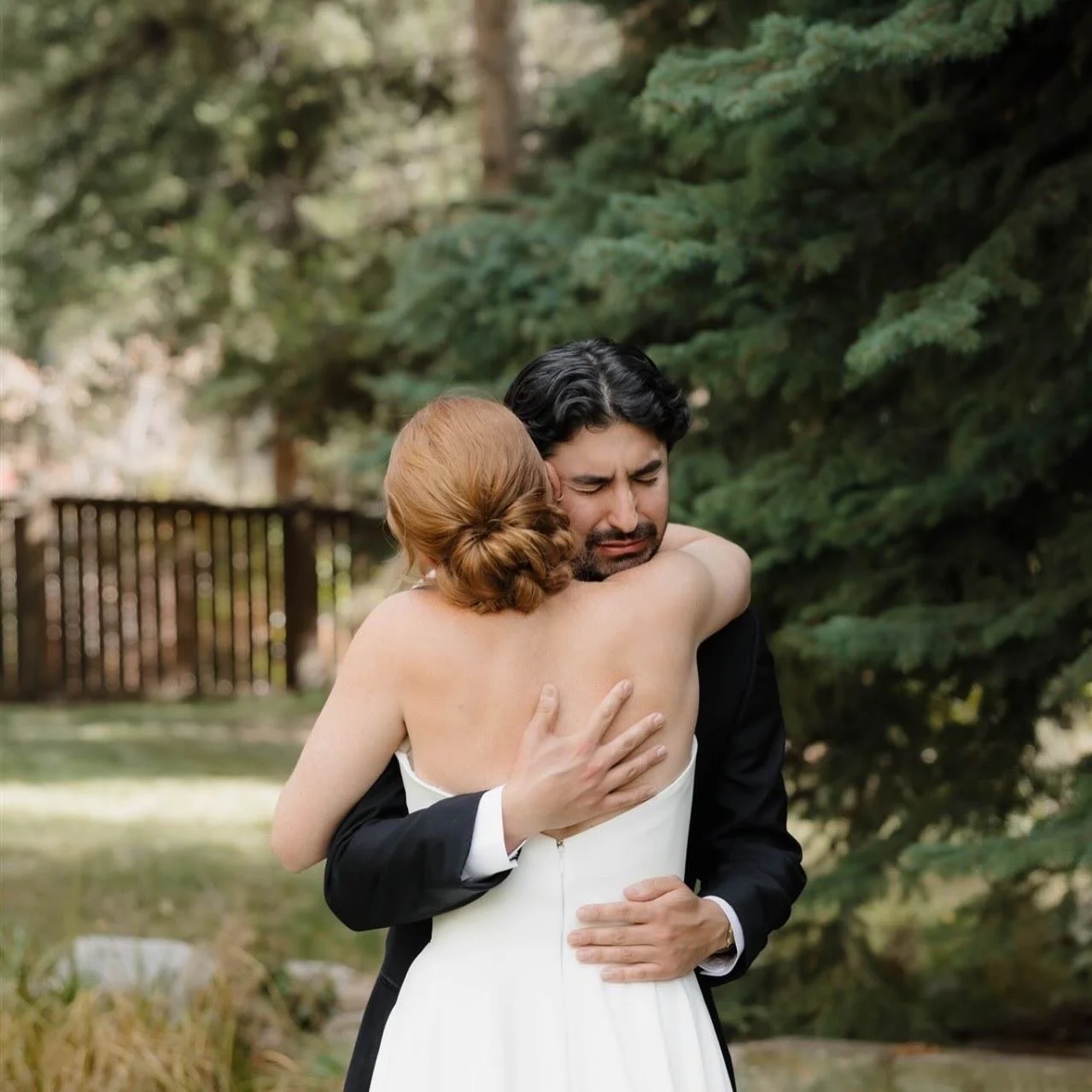 We&rsquo;re not crying...you are.

First look moments like this make us get teary-eyed when going through our galleries from brides we have worked with.
⠀⠀⠀⠀⠀⠀⠀⠀⠀
⠀⠀⠀⠀⠀⠀⠀⠀⠀
Photos by @sarahkempersphoto