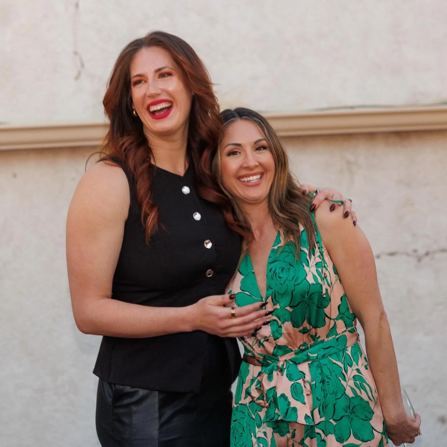 Had a blast hosting our headshot networking event with @winewednesdayscos last month! We loved getting to pamper some of our industry friends with hair and makeup touch ups and some killer headshots from @atlas.photo.colo 

Shoutout to @cateringbyand