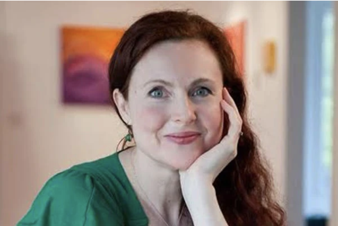 Dr Deanna Minich.png