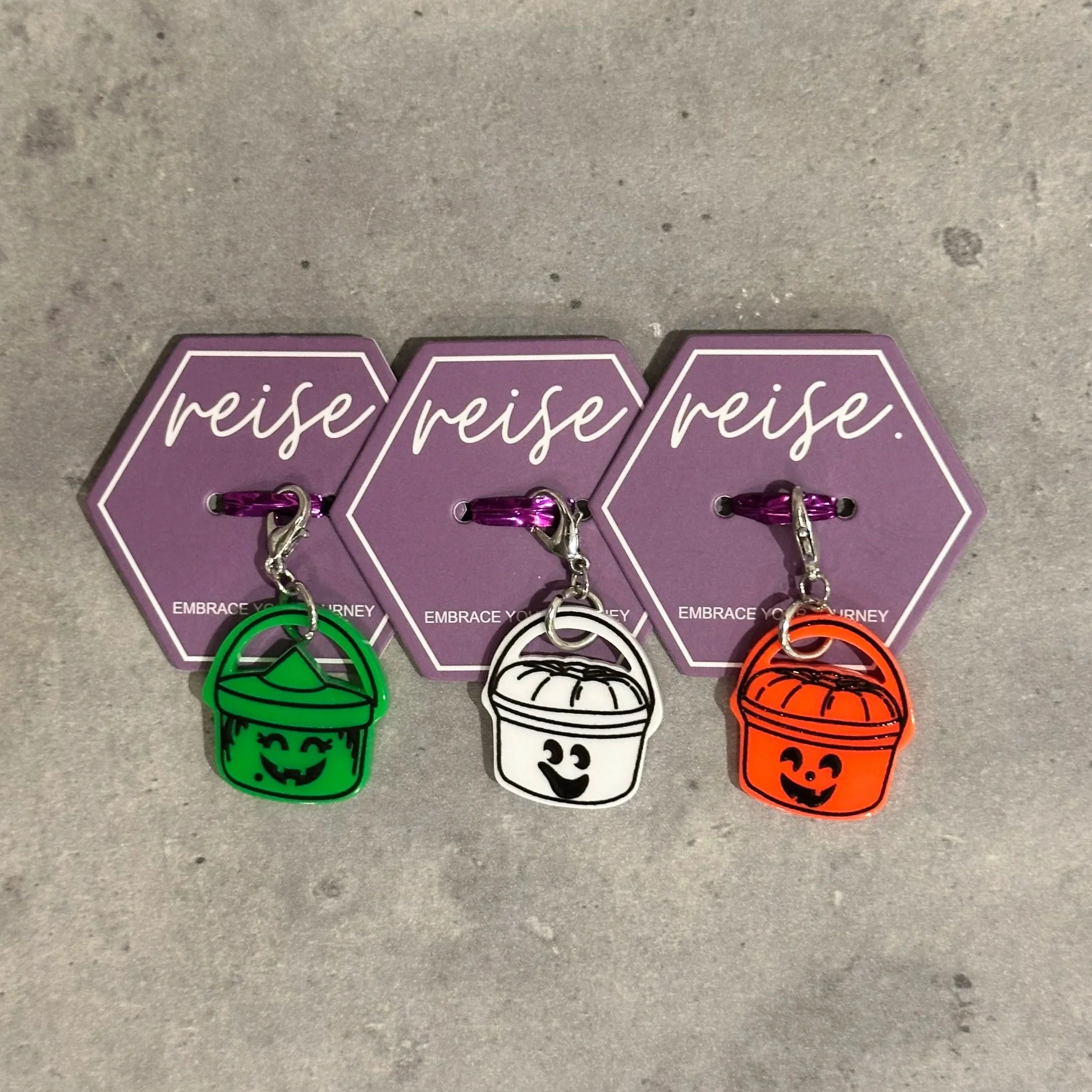 HALLOWEEN CHARM - Happy Buckets