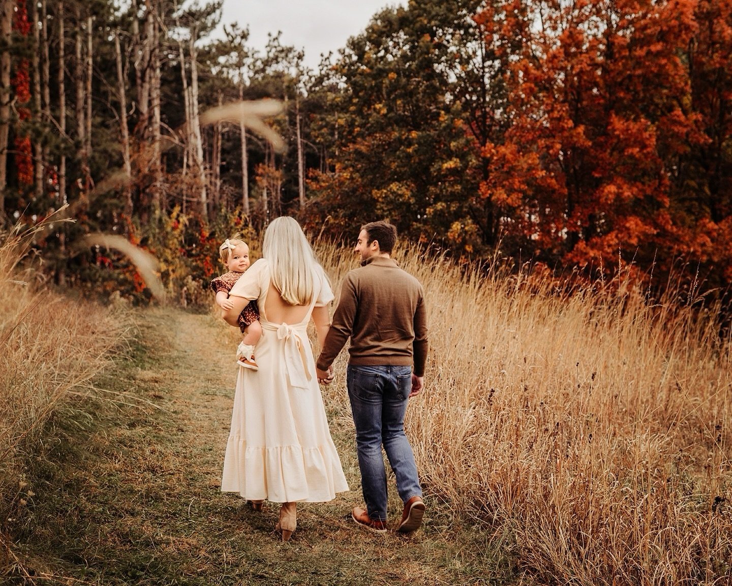 The sweetest little love. 🤎 🍁  #robinhansenphotography