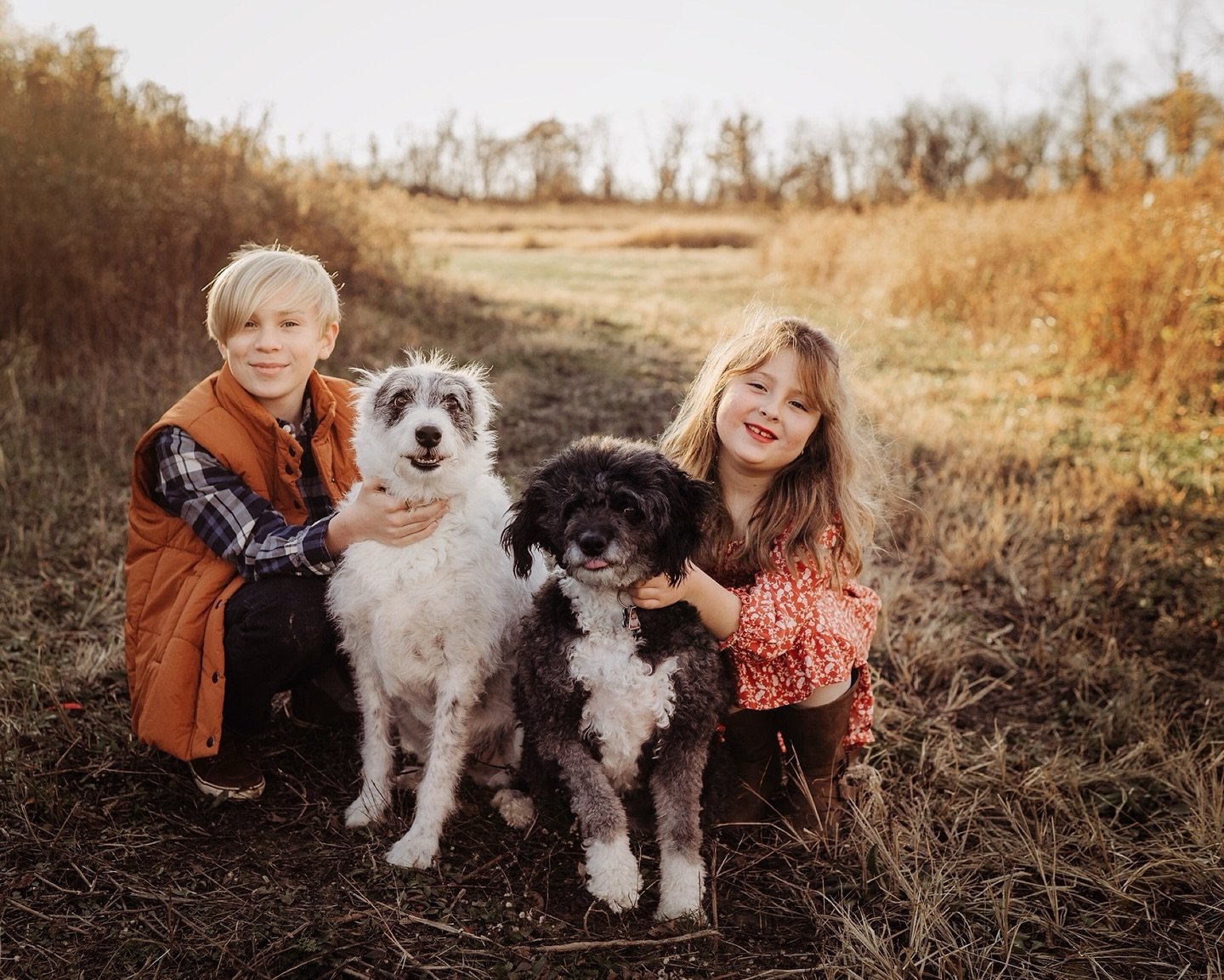 New home and new memories for this sweet family! 🏠 #robinhansenphotography