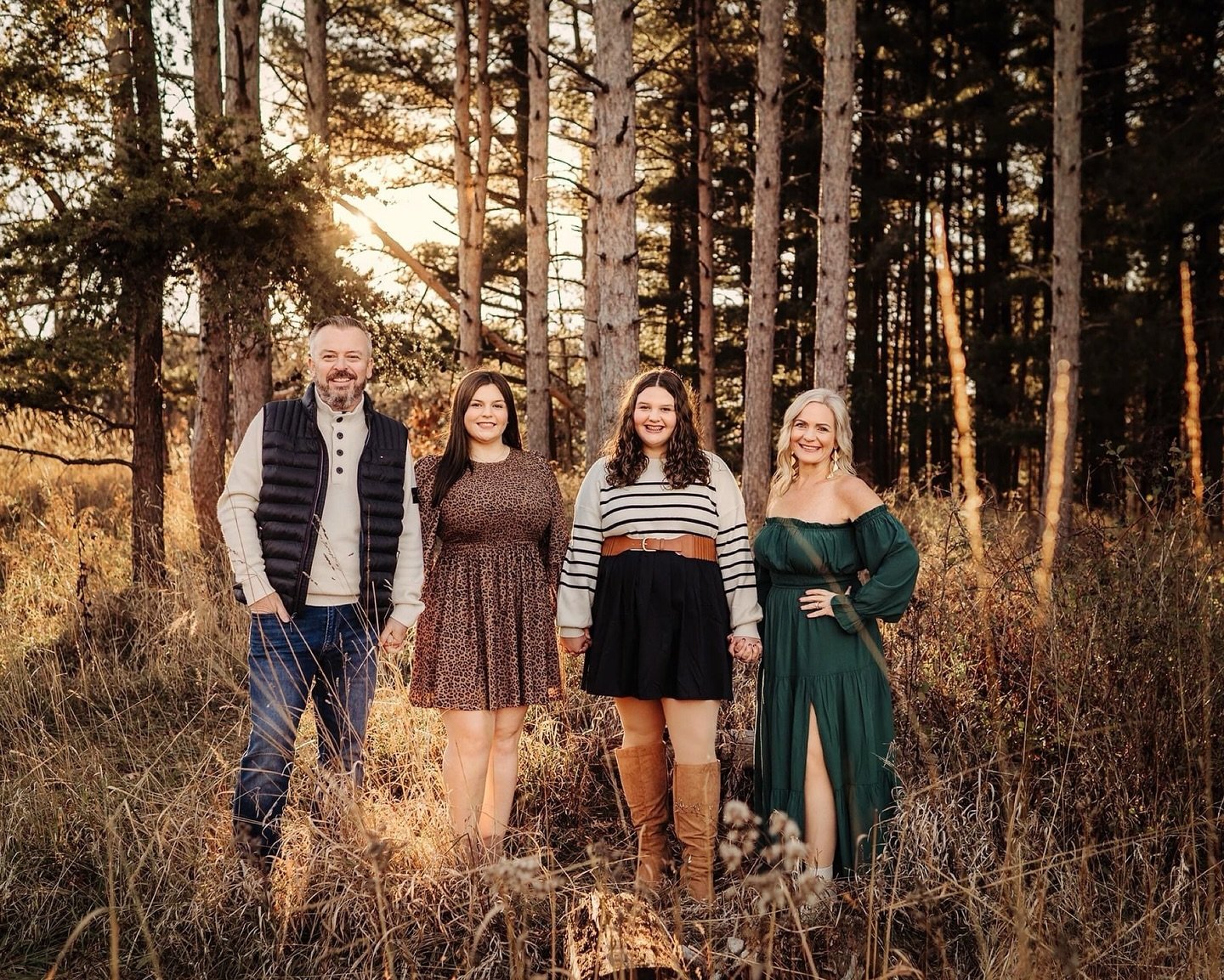 It&rsquo;s super special in a family has been with me this long and my photography journey. I appreciate you all more than you know. 🫶🏻 #robinhansenphotography