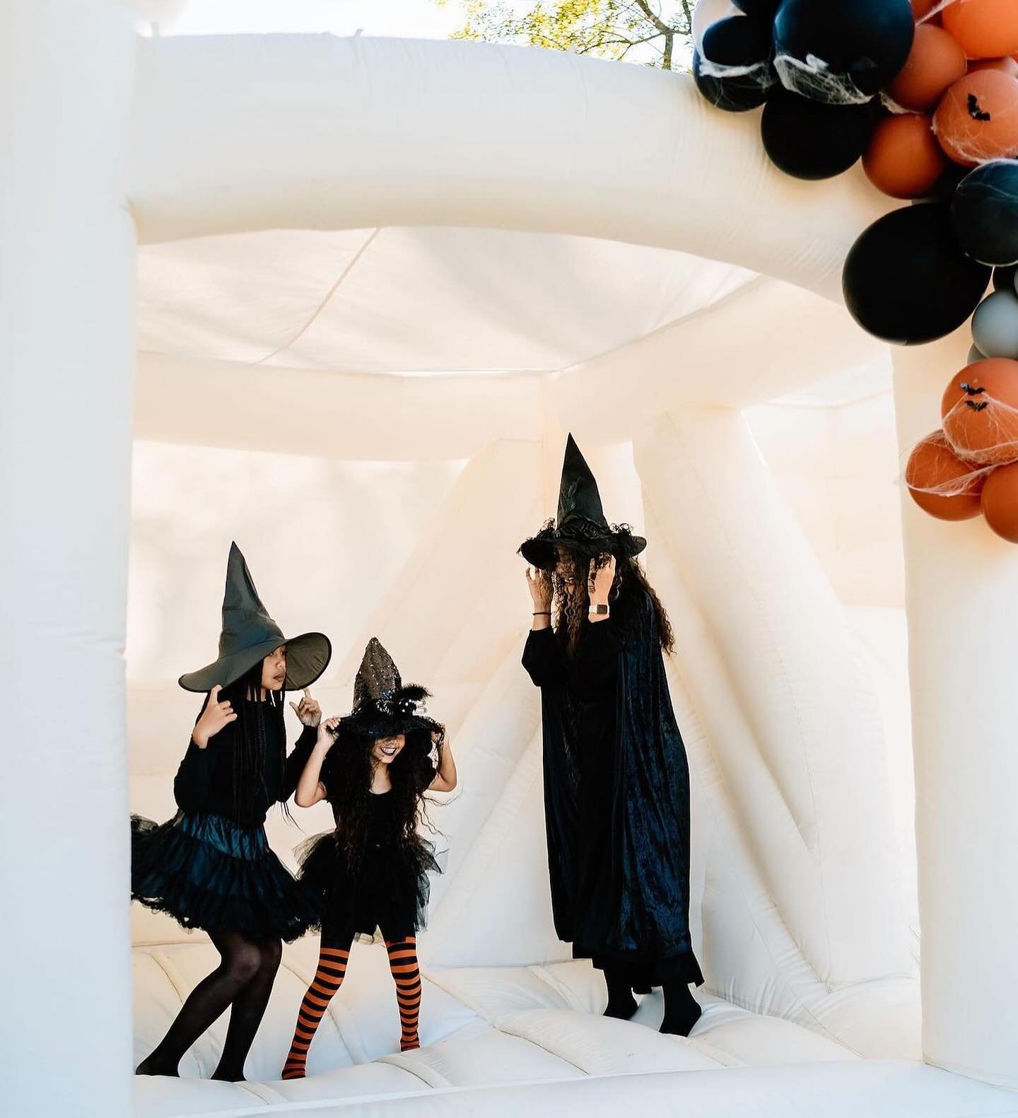 ONE MORE WEEK til trick or treat 🖤🧡🕸️

Photographer: @photosbypaj
Bounce House: @inflateclarksville
Balloons: @greenballoon931