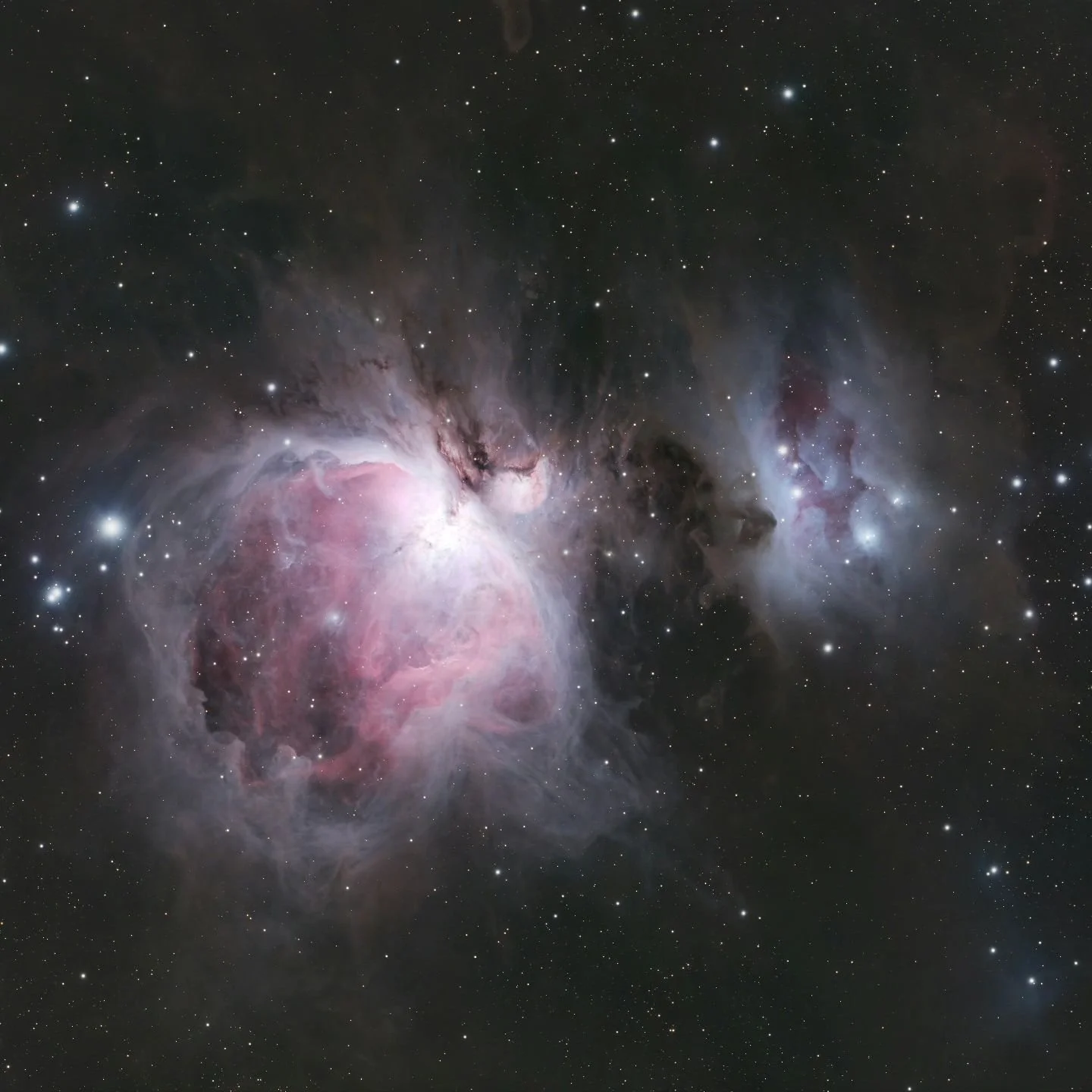 M42 or The Orion Nebula

With the autumn night sky showing up earlier and earlier and the longer nights, I can take a deeper look into the most famous constellation in the night sky, Orion. 
This is actually the middle &quot;star&quot; in Orion's swo