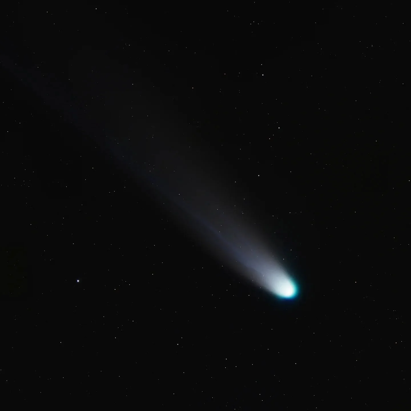 C/2025 A6 Lemmon as seen on October 25th at the Joshua Tree Night Sky Festival.
I'm glad I finally got to shoot this comet! Its tail has had some interesting structure especially earlier in October. You can see a little bit of it here as I'm learning