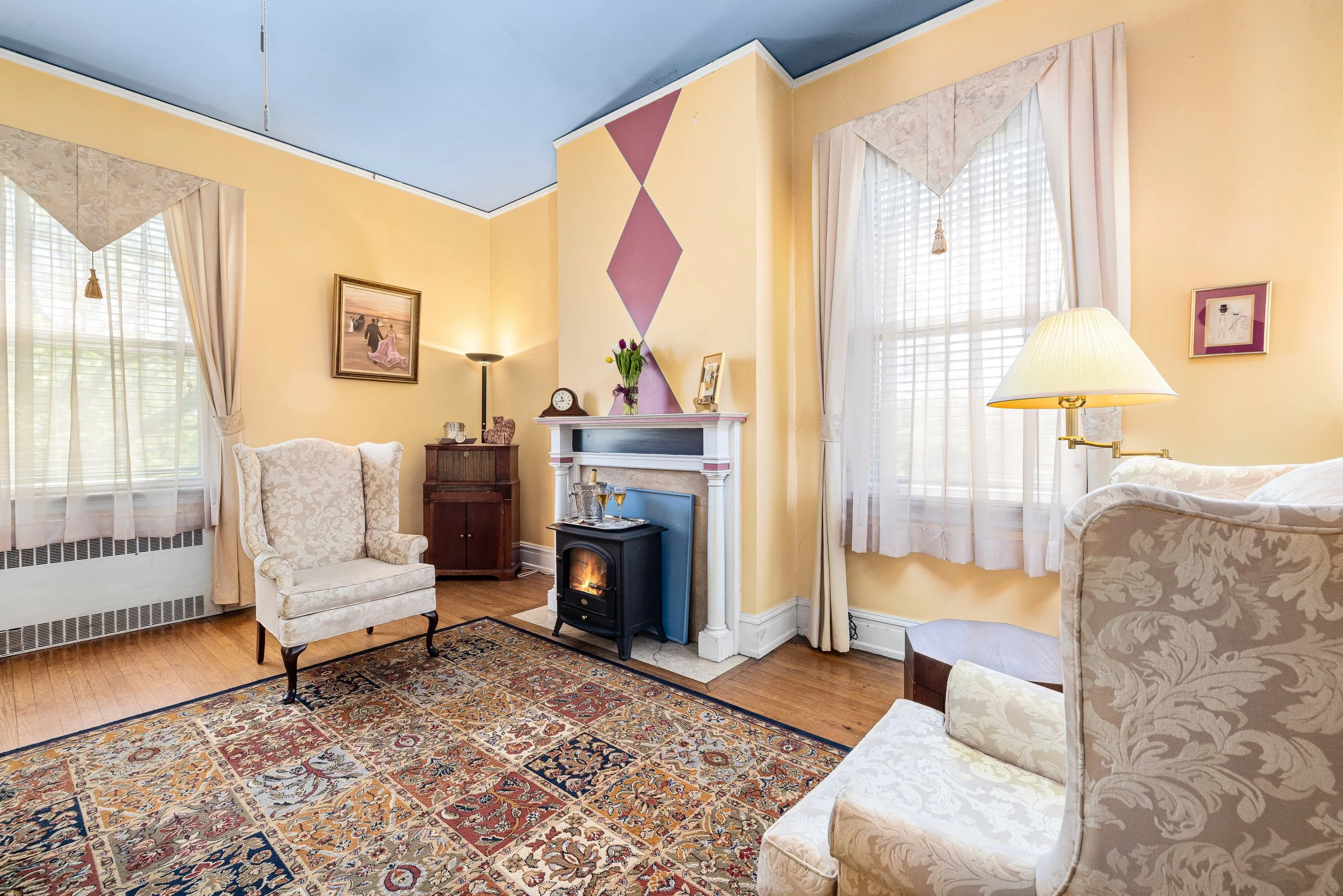 Magnolia Suite sittring area.jpg