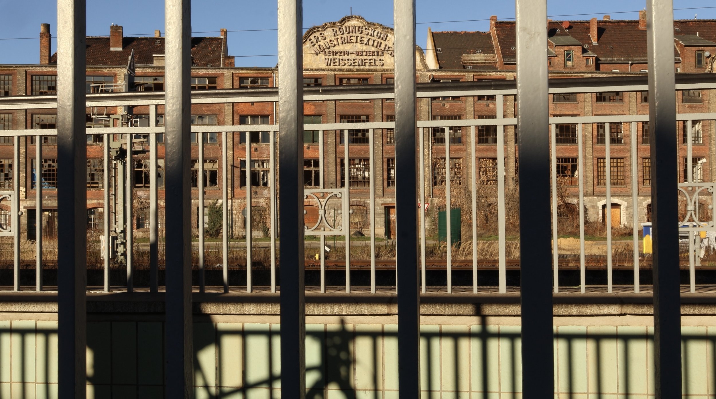 Cycles of Time, Growth and Decay—Weißenfels Textilkontor und Stadt