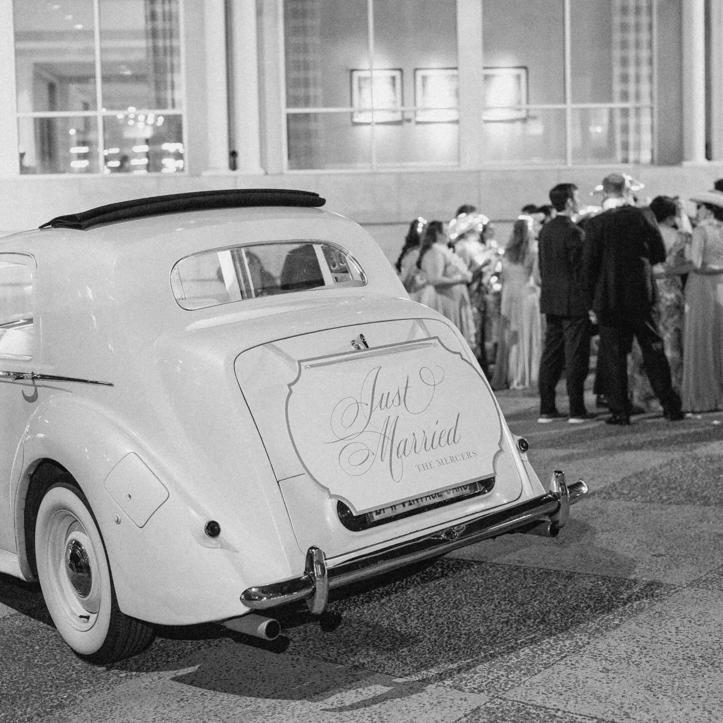 Tying a bow on 2025 and driving straight into a new chapter✨Grateful for every bride, every project, and every new opportunity that made this year what it was. Here&rsquo;s to fresh starts and all the good things waiting in 2026!!