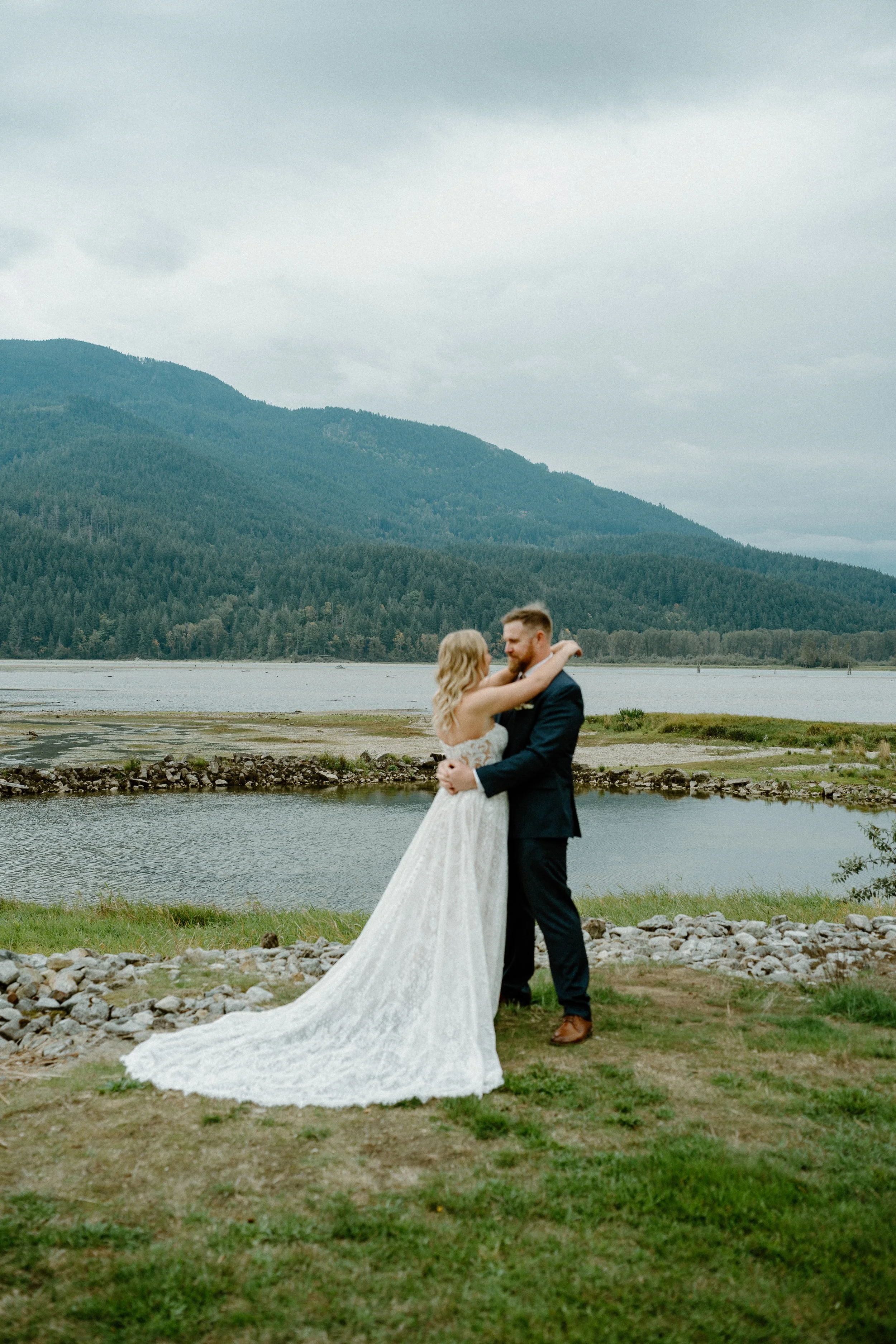 Jess and Rob Sneaks-5.jpg