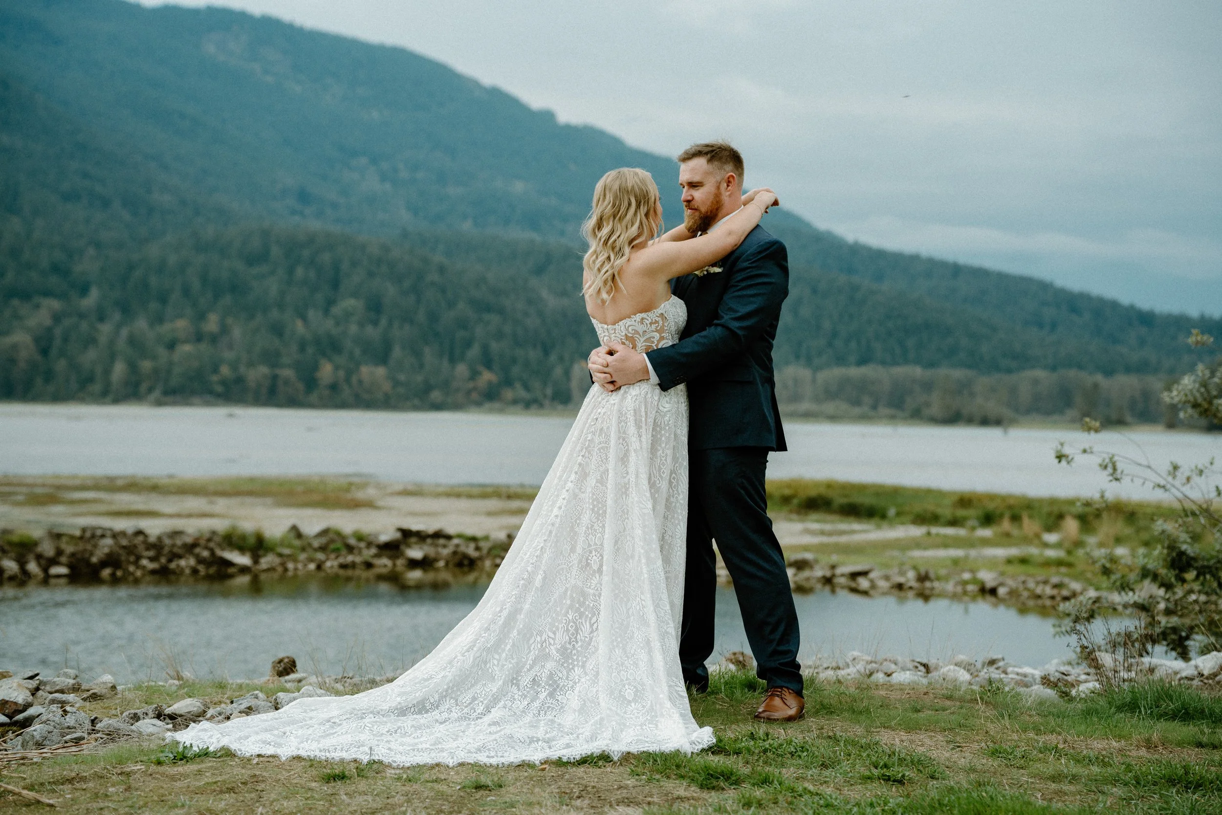 Jess and Rob Sneaks-6.jpg