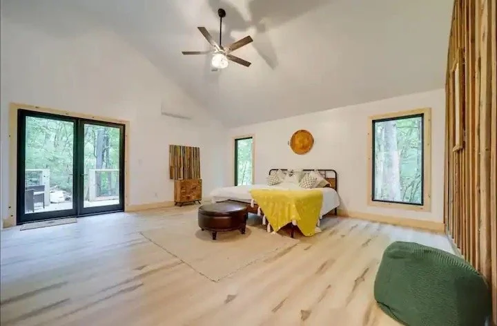 dfc054ba-5aa0-49bf-a4b7-d3732704f4ce Large.jpeg