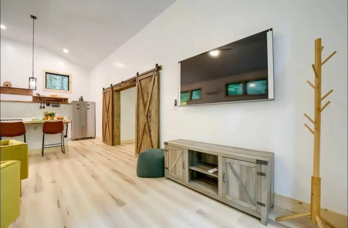 7e2bfcff-c21c-4abd-89df-60ae0325eabd Large.jpeg