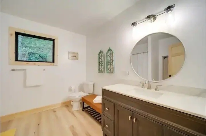 5ad61e68-58ae-4a6d-a61f-5a4fddc3c6dc Large.jpeg