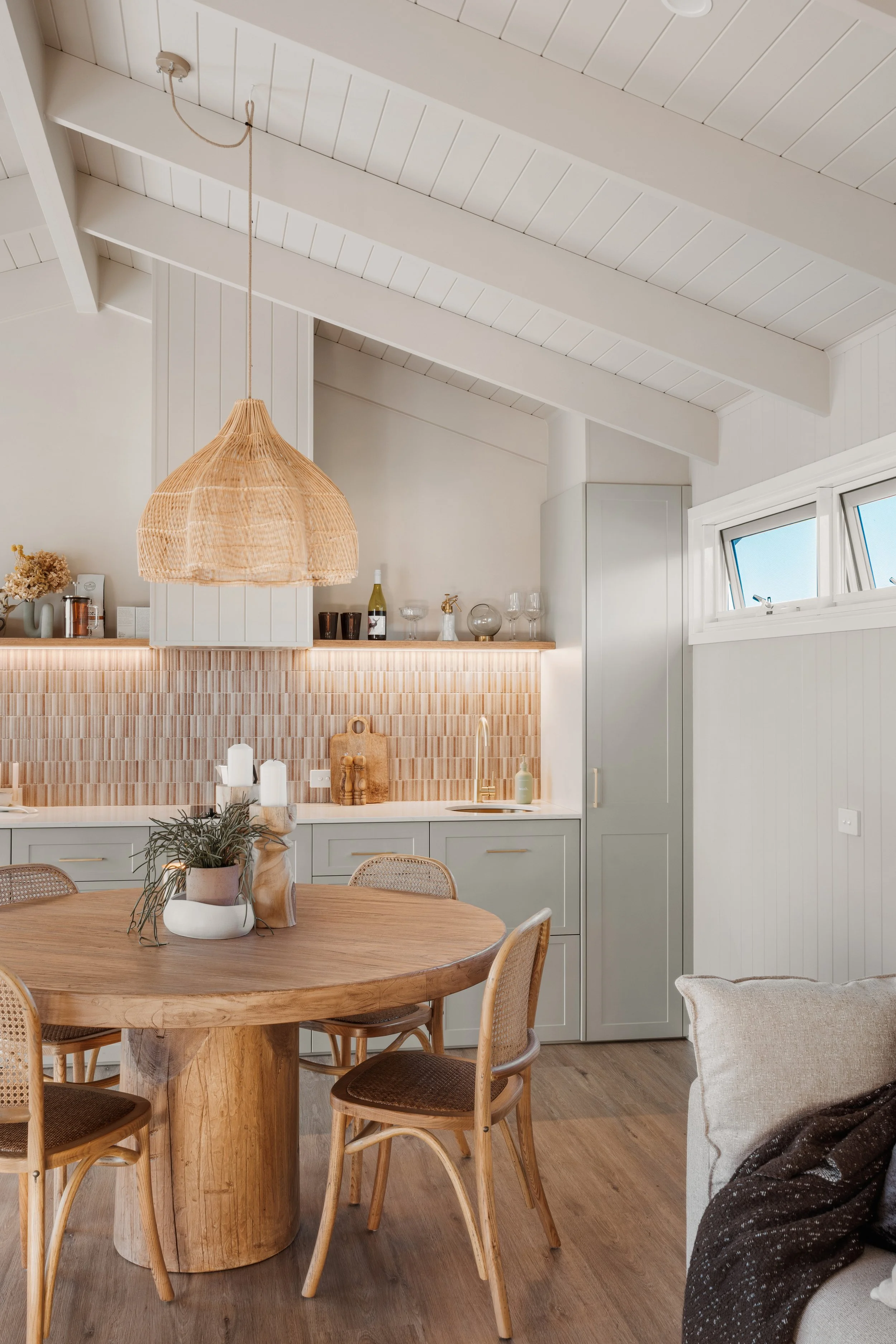 luxury-cabin-near-melbourne_Mountain_View_Hero_SOKL-12.jpg