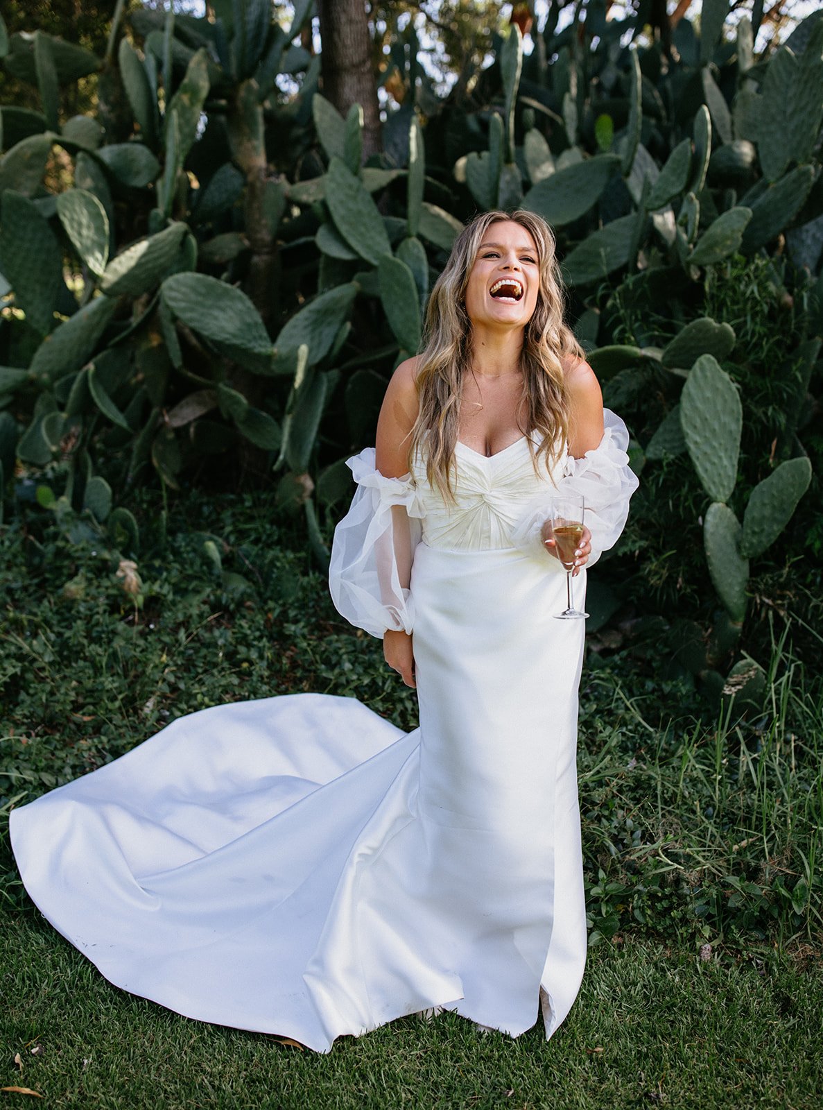 Nadine on her wedding day  absolutely glowing.

Pure happiness, fully in the moment, beaming with excitement&hellip; and that 'queen of the dance floor, dancing all night, loving every second' vibe shining through.

The photos say it all. ✨

An incre