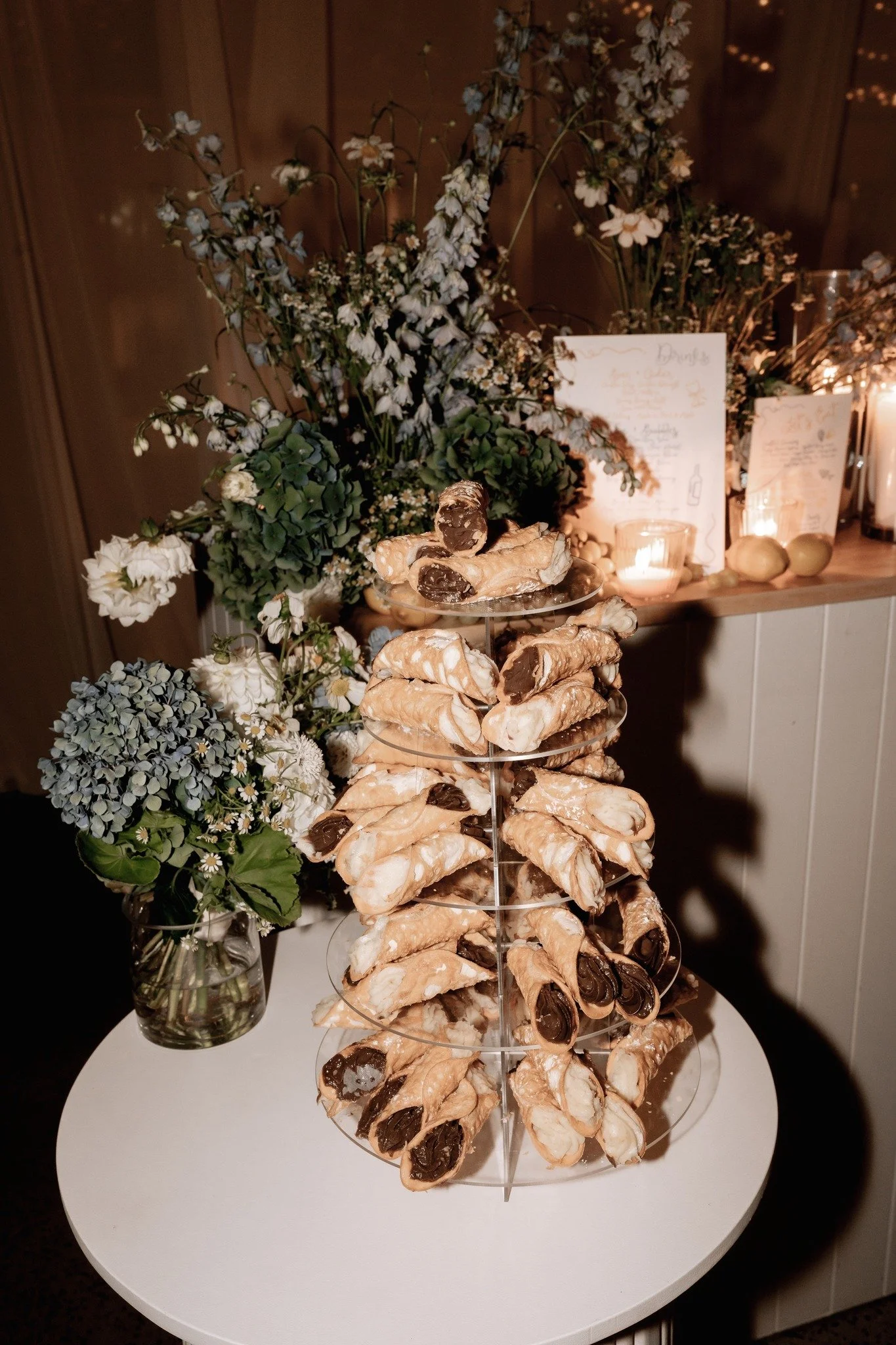 A little wedding indulgence&hellip; cannoli, oysters, espresso martinis or tiramisu?

Oh, a little treat on your wedding day, who can resist!? There are so many ways to incorporate personal touches. Emily &amp; Liam wanted a moment to themselves at t